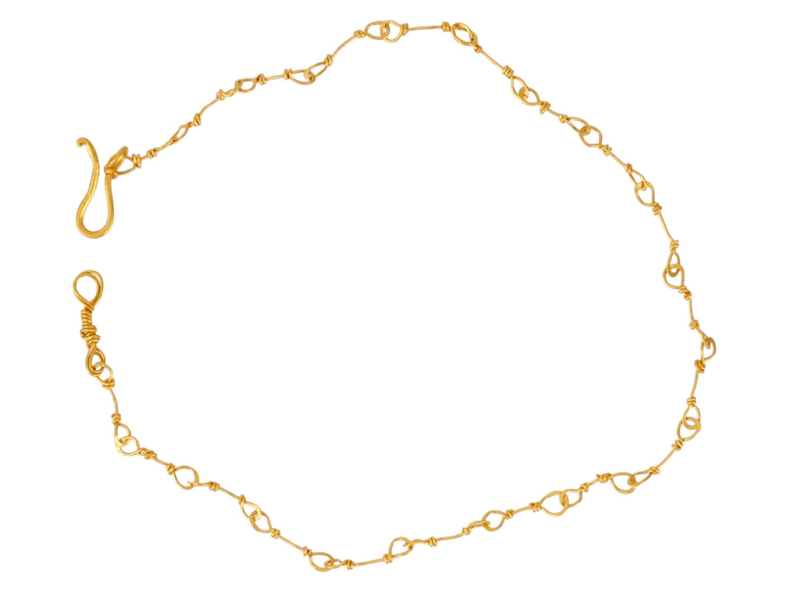 ANCIENT ROMAN GOLD CHAIN BRACELET 100 TO 300 AD: An ancient Roman gold chain bracelet. The bracelet is made in a chain link design and adorned with a hook clasp. Circa: 100 to 300 AD. Historical Collectibles, Archaeological Relics, Museum Pieces, Go