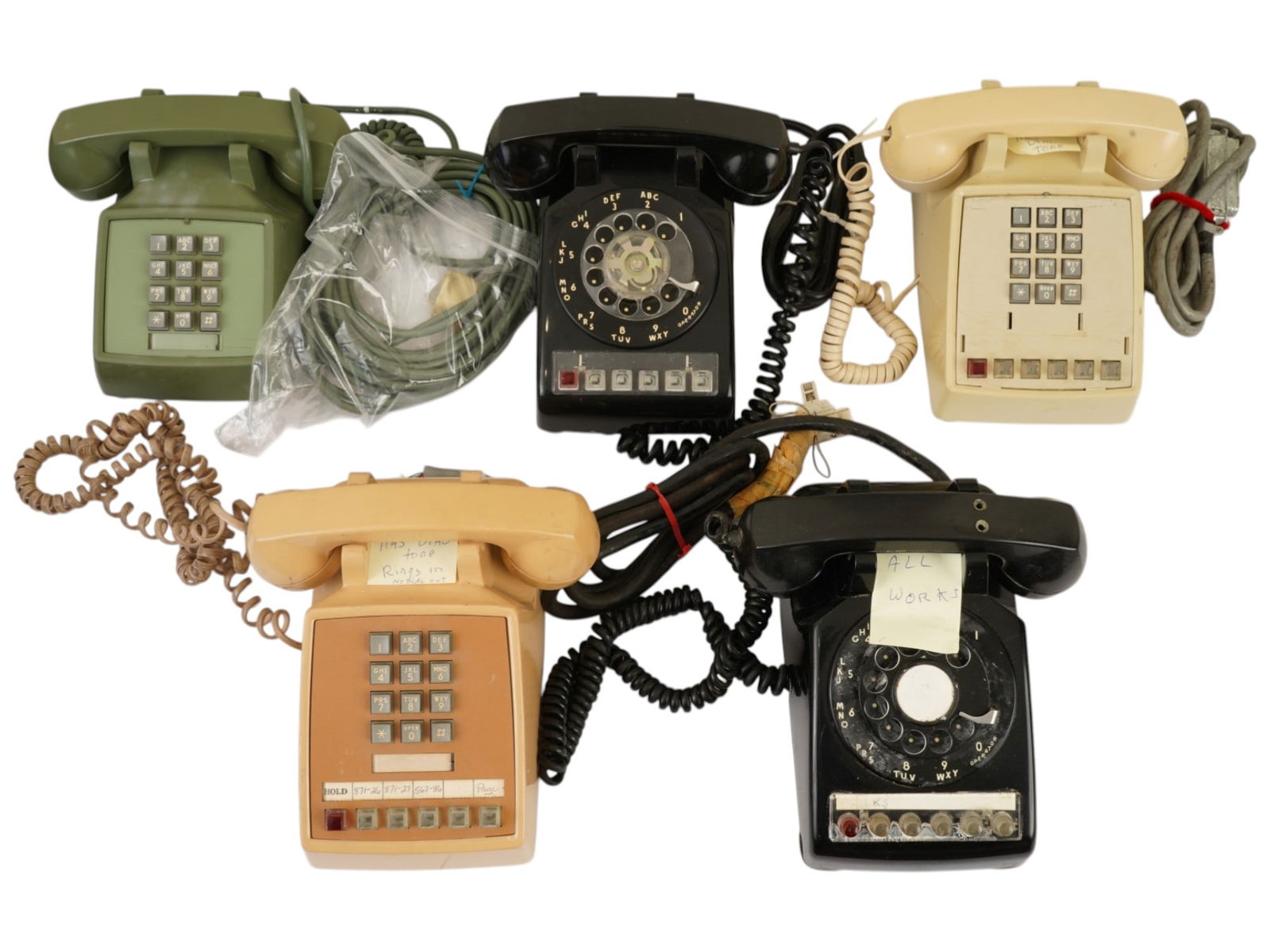 VINTAGE AMERICAN LANDLINE TELEPHONES CLASSIC MODELS (1 of 6)