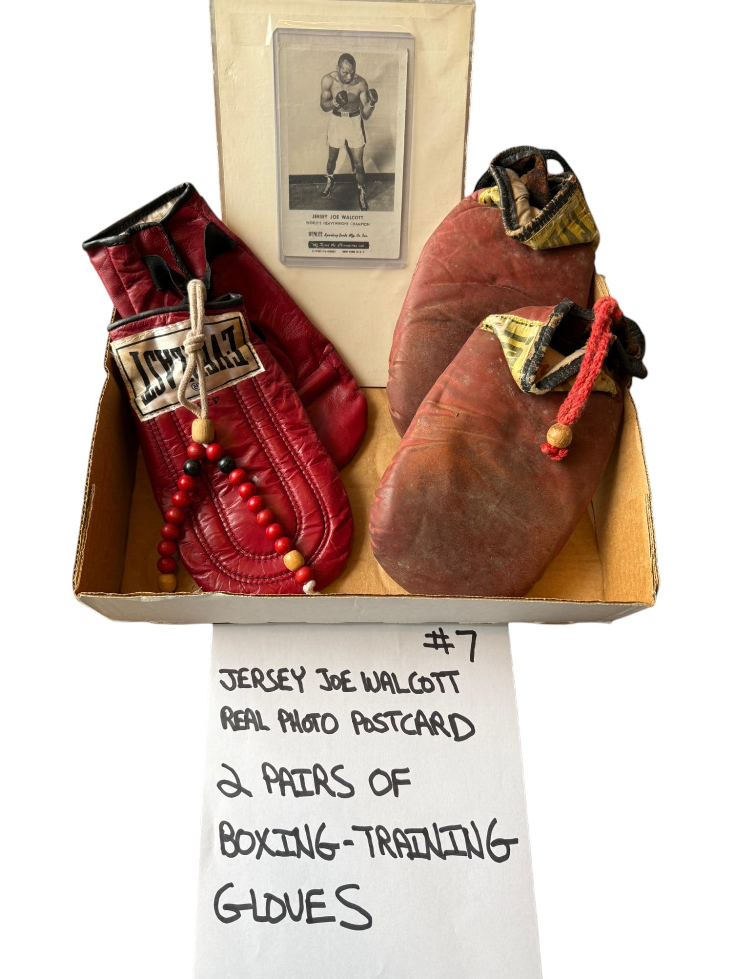 CHAMPION PHOTO POSTCARD JERSEY JOE WALCOTT BOXING GLOVES (1 of 8)