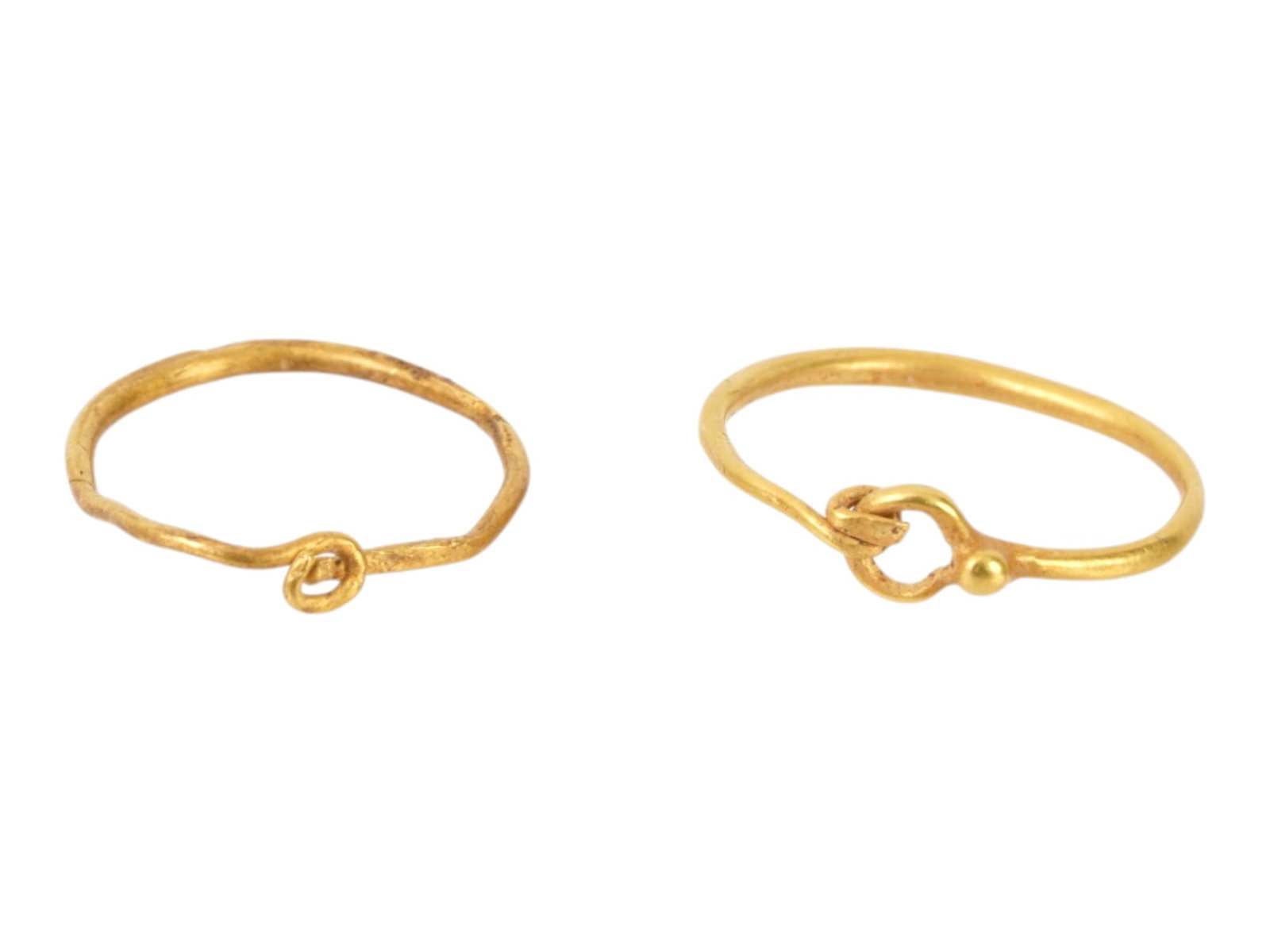 PAIR OF ANCIENT ROMAN GOLD EARRINGS 100 TO 300 AD (1 of 3)