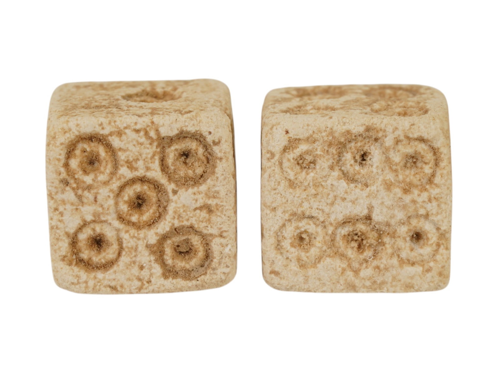 PAIR OF ANCIENT ROMAN STONE DICE 100 TO 300 AD (1 of 6)