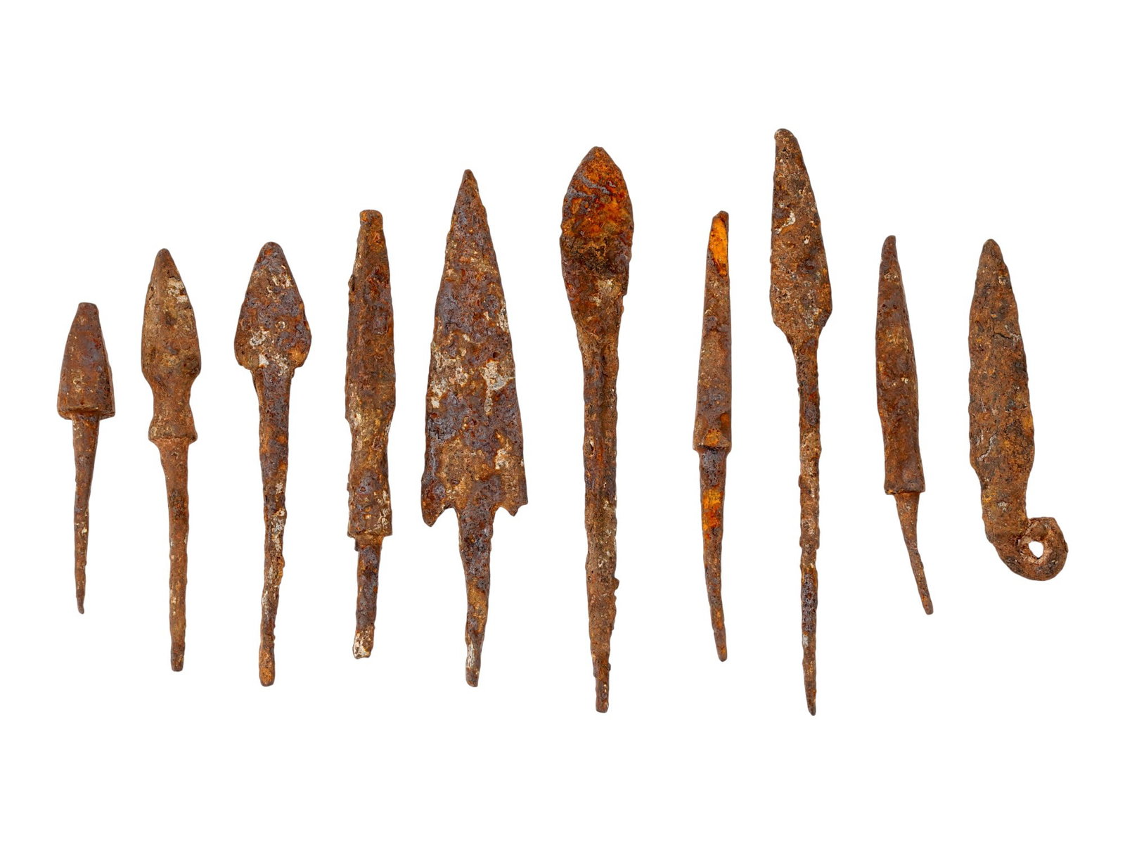 GROUP OF ANCIENT GRECO ROMAN IRON ARROWHEADS (1 of 4)