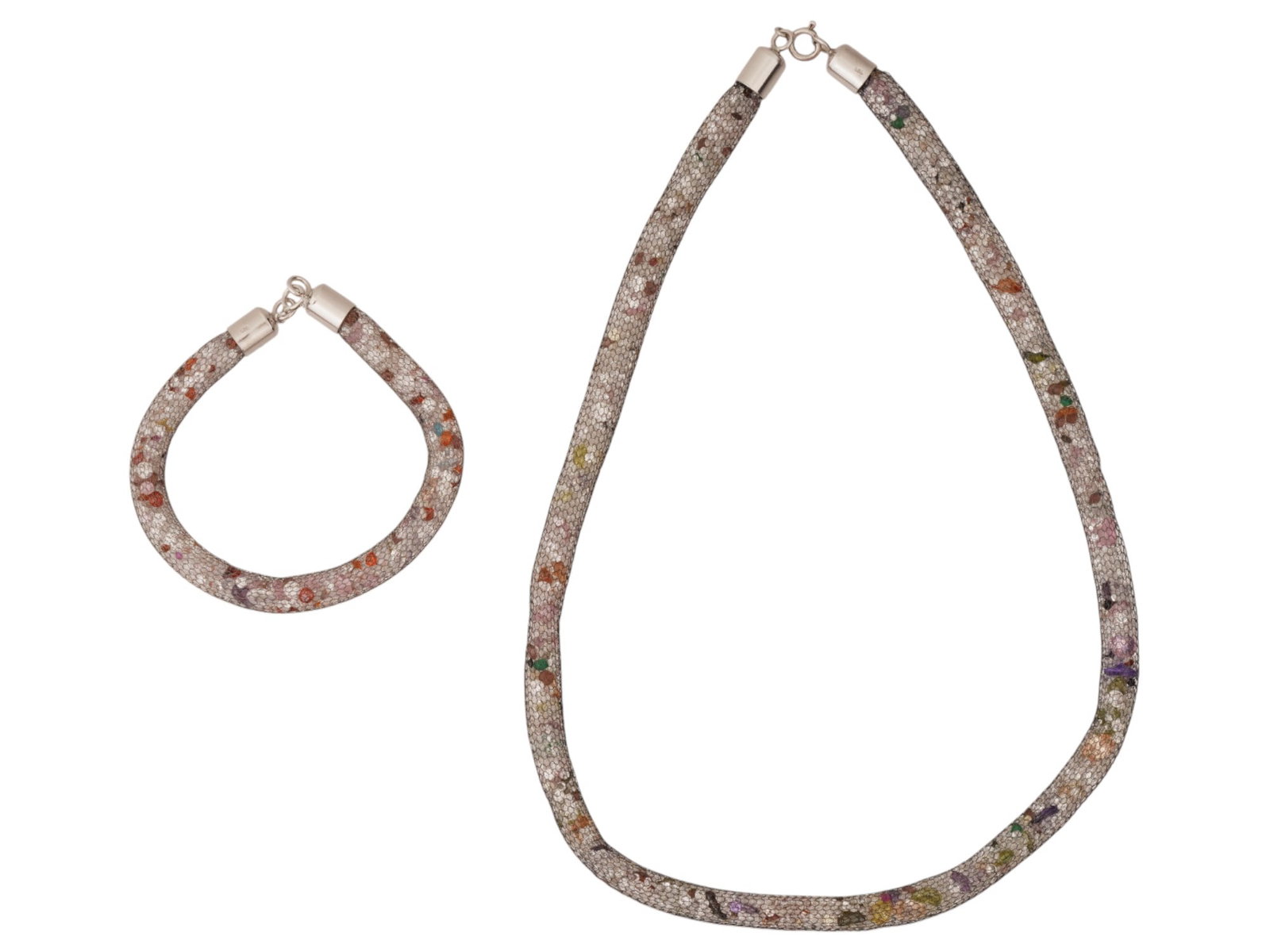 VINTAGE STERLING SILVER AND CRYSTAL CHAIN JEWELRY: A vintage two-piece jewelry set, a sterling silver mesh cable chain bracelet set with diamond-cut crystals inside and a matching choker necklace. Each item is marked 925 by the clasp. Total Weight: 55