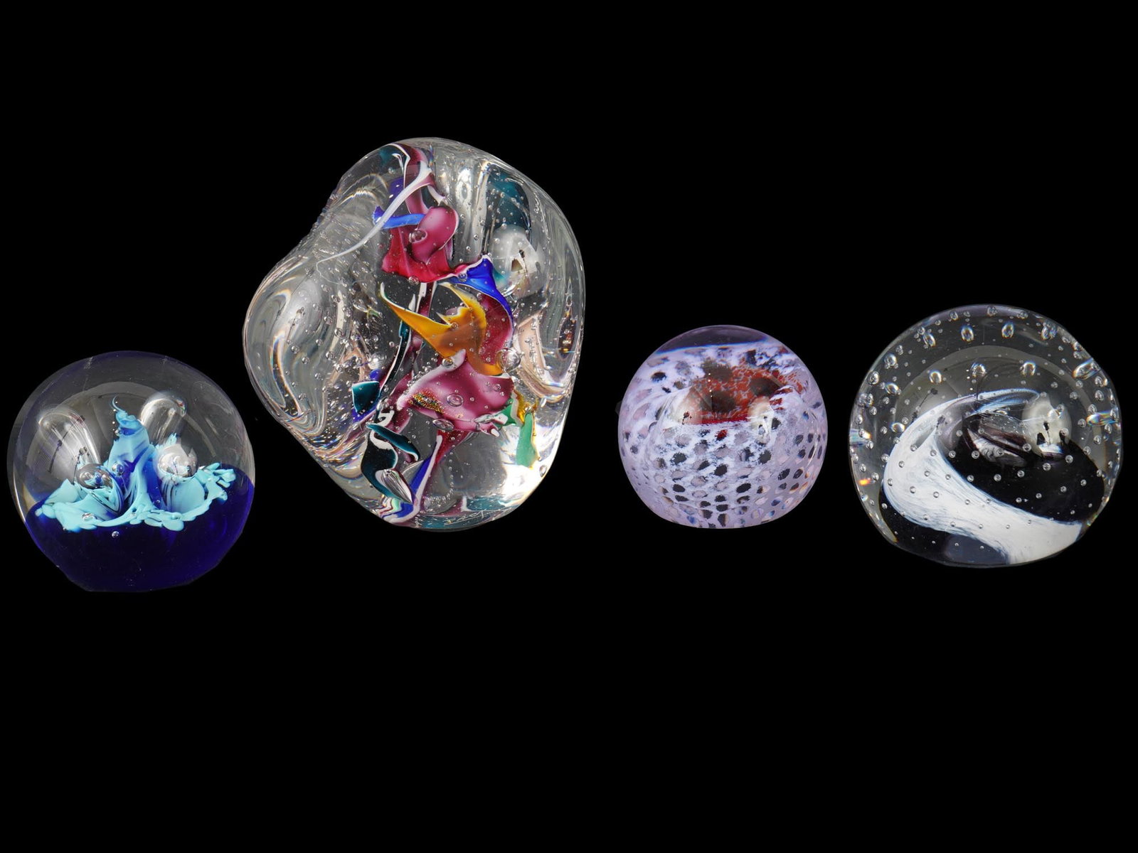 VINTAGE GEMAKER AND CAITHNESS ART GLASS PAPERWEIGHTS (1 of 8)