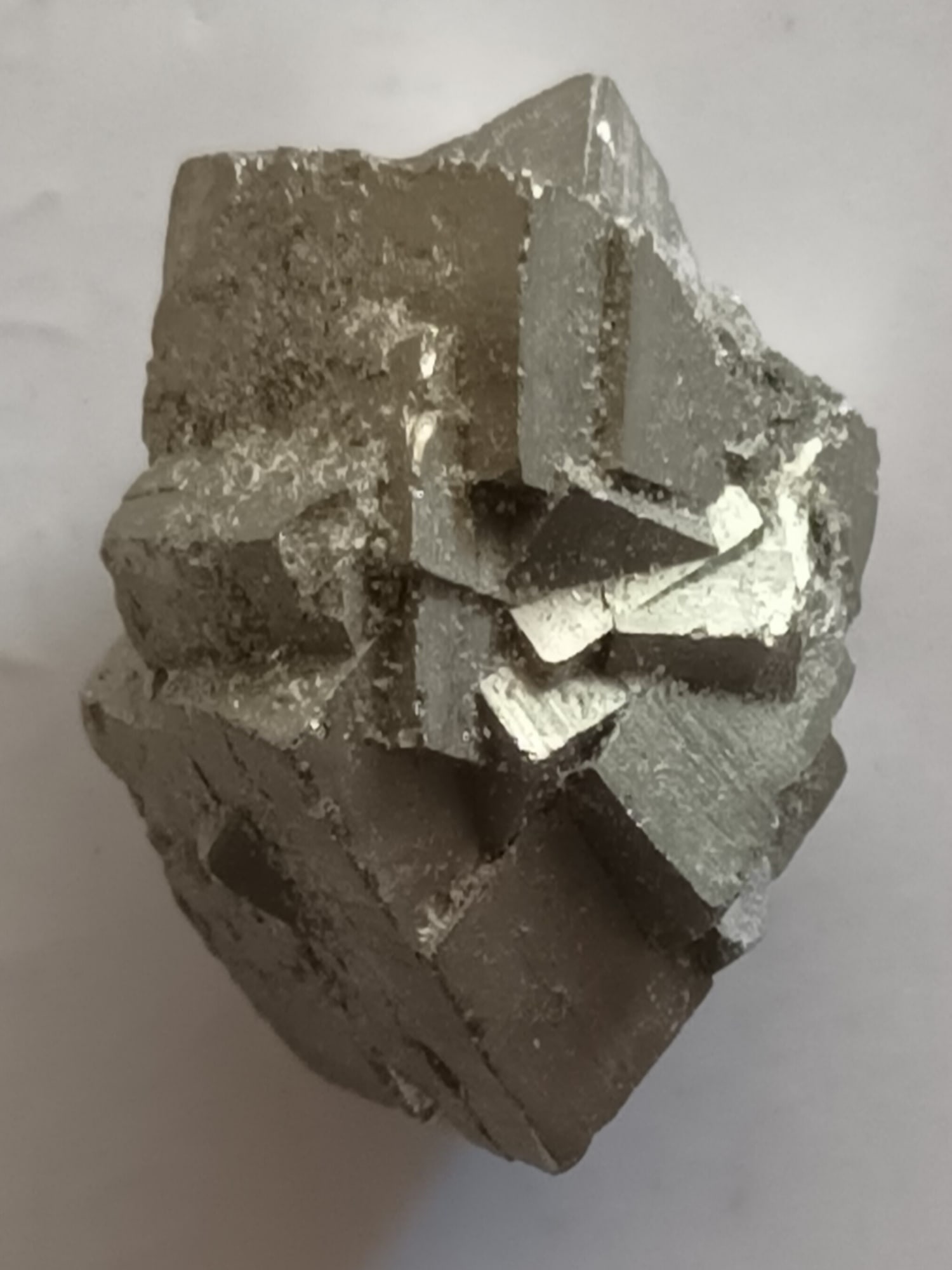 INTERTWINED PYRITE CRYSTAL CLUSTER: Complex intertwined pyrite crystal cluster (py35/9). Weight: 12 grams. Origin: Navajun, La Rioja, Spain. THIS LOT QUALIFIES FOR A 30-DAY UNCONDITIONAL RETURN FROM THE DATE OF SALE. BUYERS ARE R