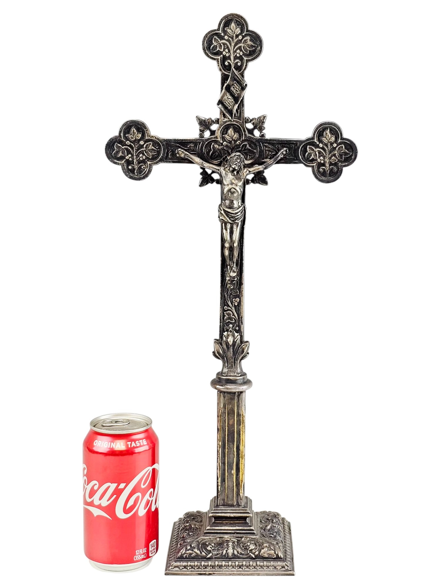 ANTIQUE SILVER PLATED TABLETOP CRUCIFIX ALTAR CROSS (1 of 6)