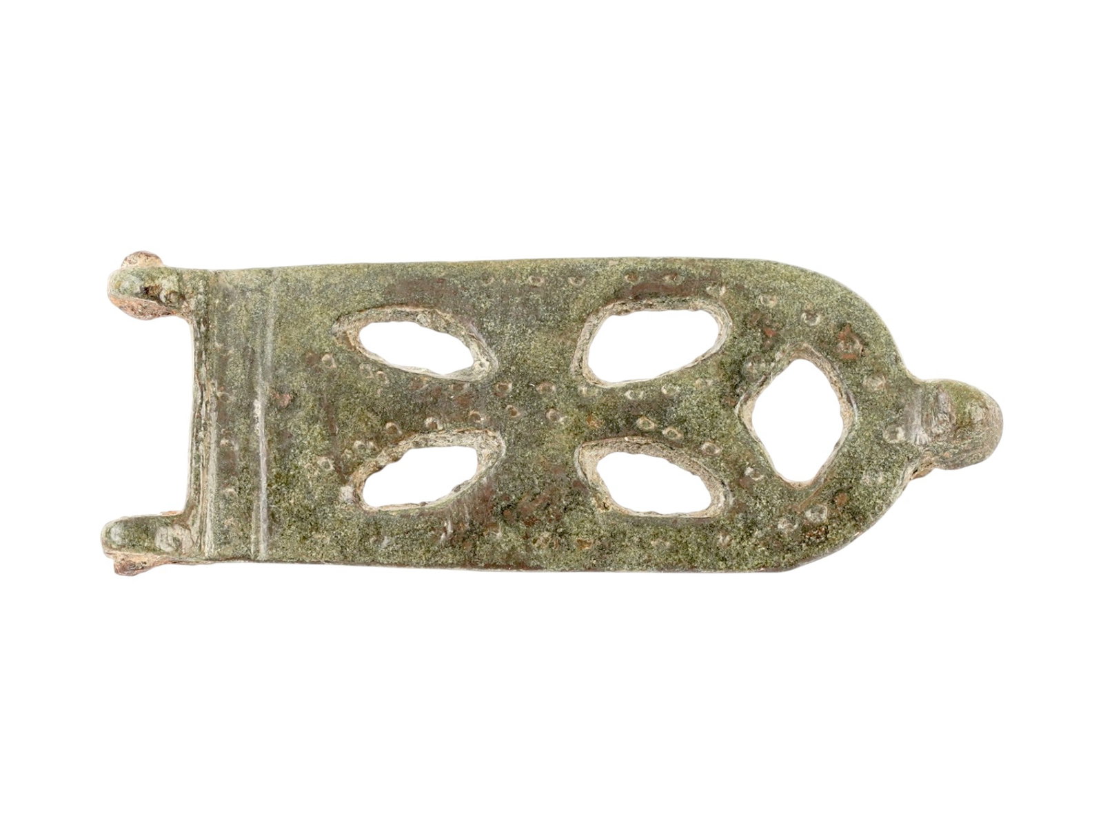 ANCIENT BYZANTINE BRONZE BELT BUCKLE 400 TO 600 AD: An ancient Byzantine bronze belt buckle dating from approximately 400 to 600 AD featuring a decorative pierced design. The elongated body terminates in a rounded, lobed point and retains its original