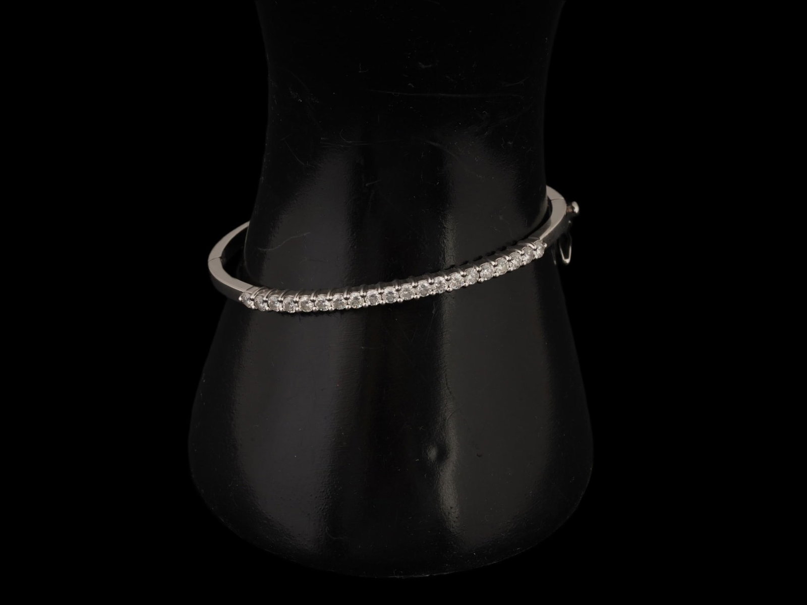 VINTAGE 14K WHITE GOLD AND DIAMOND BANGLE BRACELET (1 of 10)