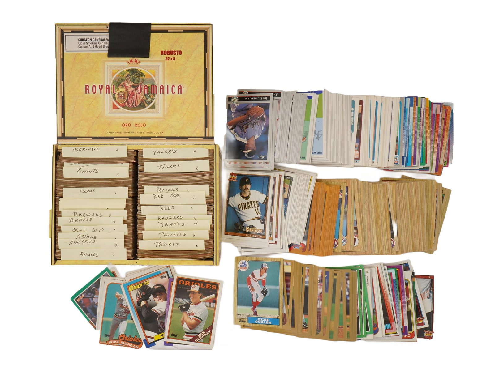 LARGE COLLECTION OF AMERICAN BASEBALL SPORTS CARDS (1 of 4)