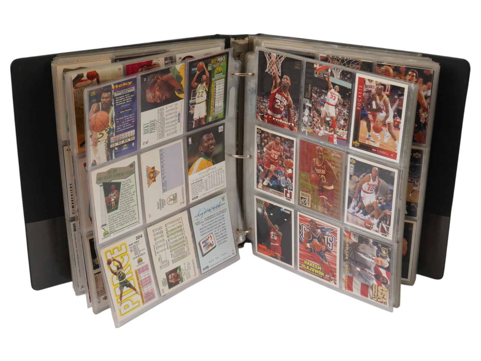 COLLECTION OF VINTAGE NBA BASKETBALL TRADING CARDS (1 of 12)