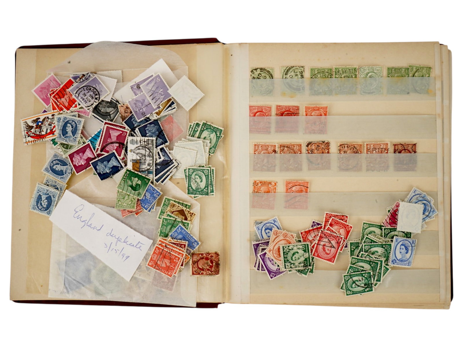 VINTAGE STAMP BOOK WITH BRITISH POSTAGE STAMPS (1 of 13)