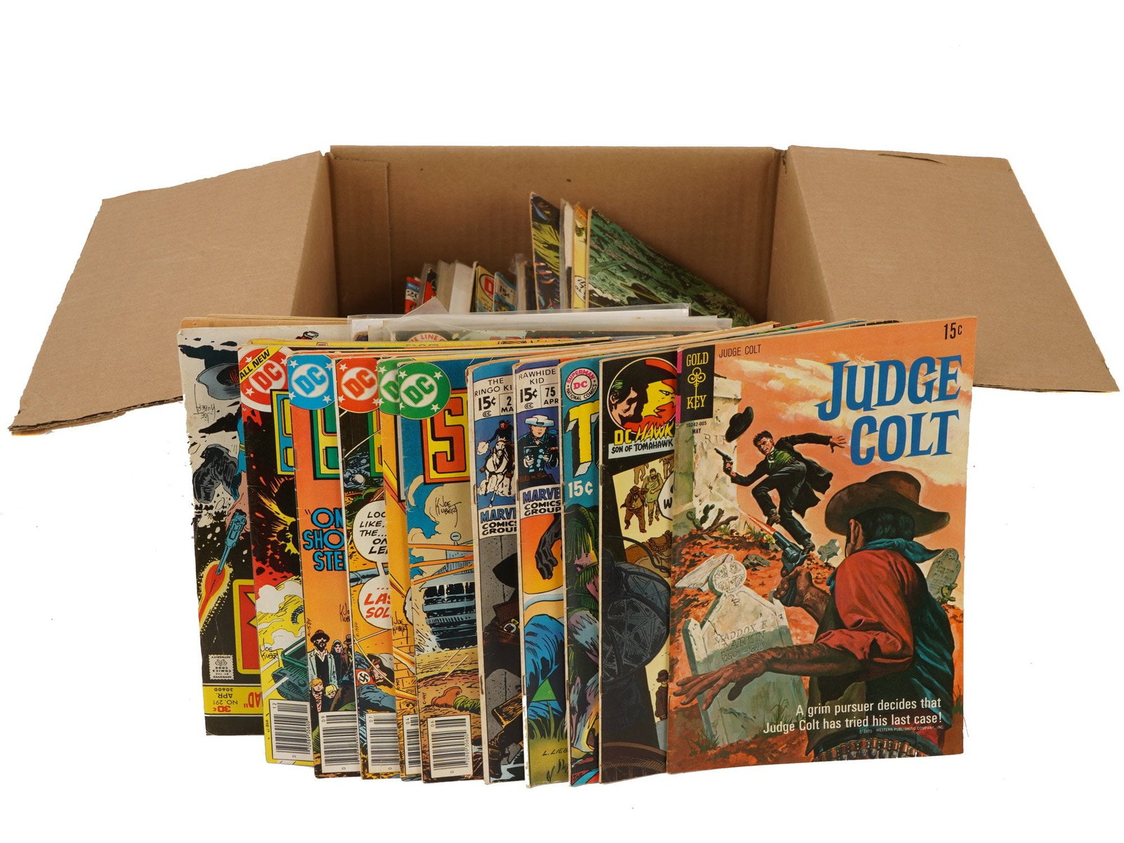 COLLECTION OF VINTAGE MARVEL AND DC COMIC BOOKS (1 of 6)