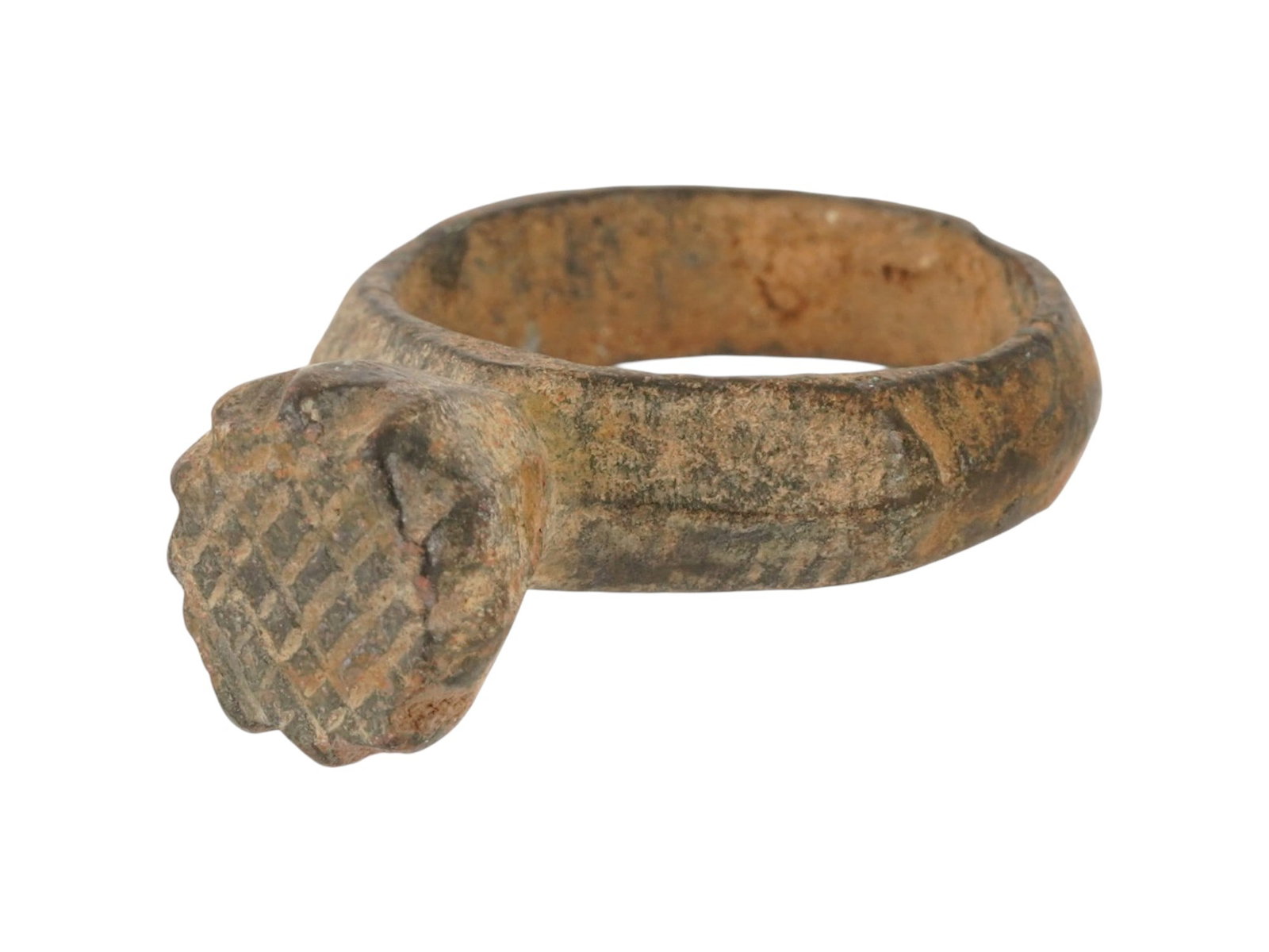 ANCIENT ROMAN DIAMOND SHAPED BRONZE RING 100 TO 300 AD (1 of 6)