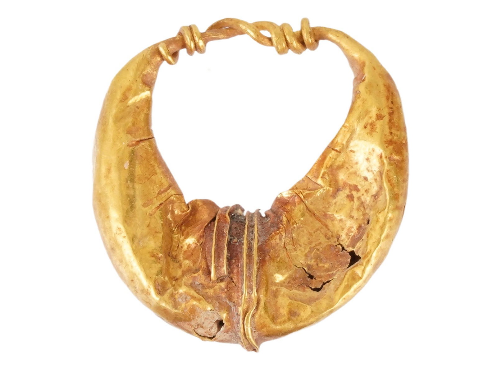 ANCIENT ROMAN HIGH CARAT GOLD EARRING OR PENDANT: An ancient Roman high carat gold earring or pendant dating circa 100 to 300 AD. The piece features a classic crescent form and a twisted wire. Such jewelry were worn throughout the Roman Empire as sym