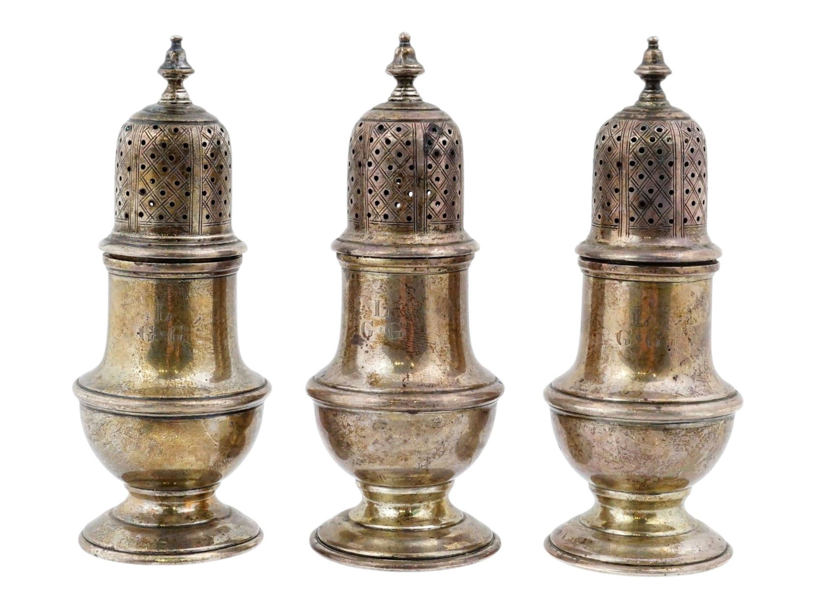 ANTIQUE AMERICAN INTERNATIONAL SILVER CO SALT SHAKERS: A set of three antique American International Silver Company sterling silver salt shakers executed in a classic baluster form. Dating to the early 20th-century. Hallmarked on bottom. Antique Silverwar
