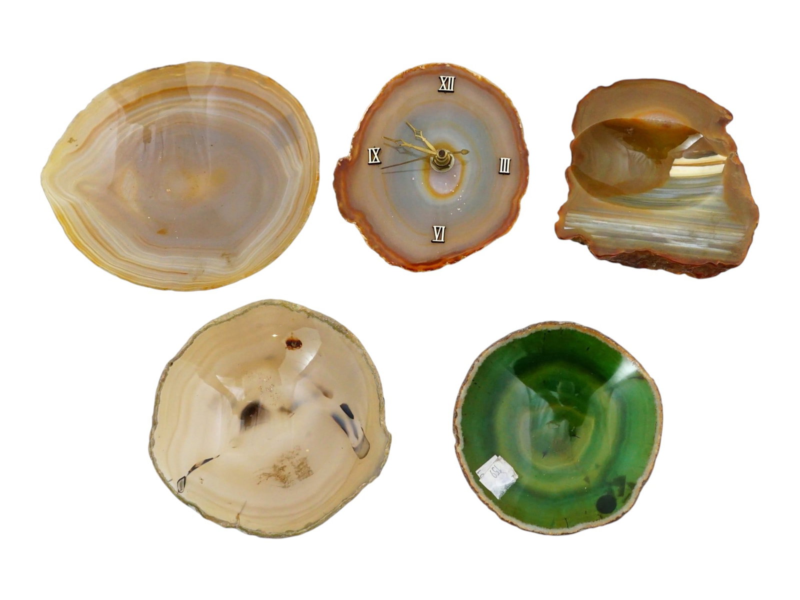GROUP OF FIVE POLISHED AGATE STONE PIECES WITH CLOCK: A group of five polished agate stone pieces, including a decorative slice-style clock and four plates in various natural and dyed green tones. Mineral Specimen, Paperweight, Boho Decor, Rock Collectio
