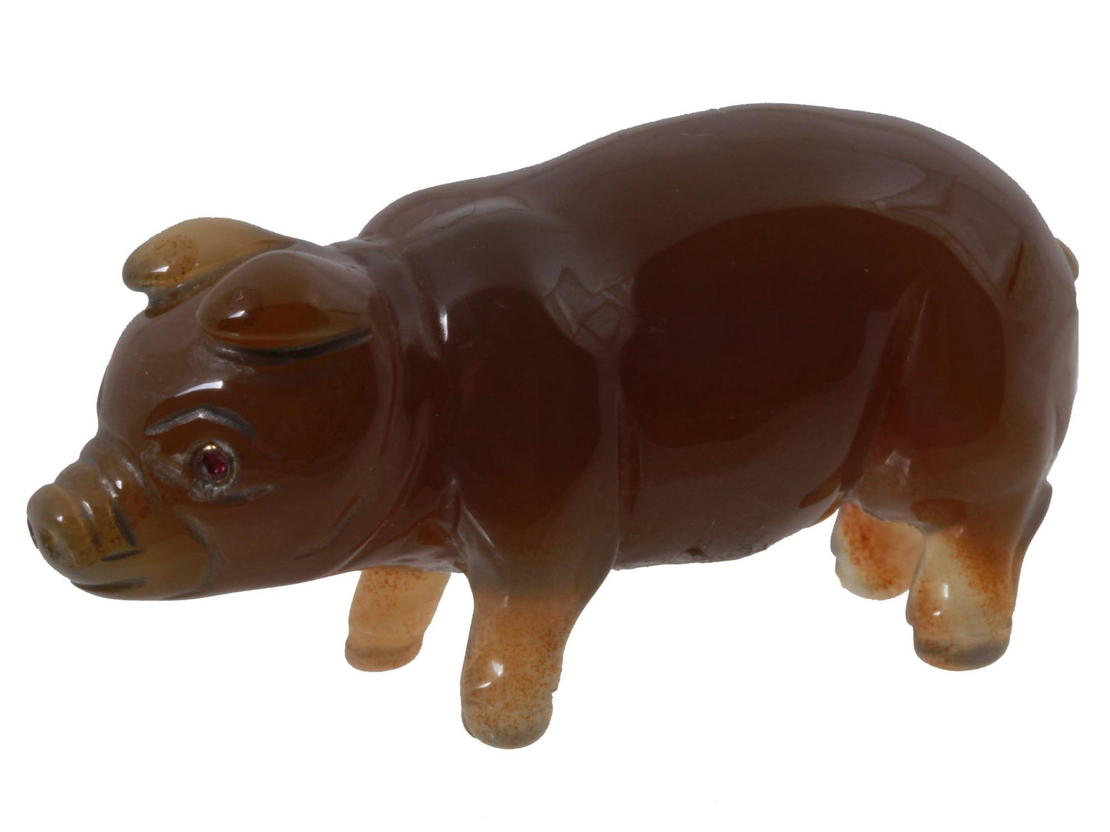 RUSSIAN HAND CARVED AGATE FIGURINE OF A PIG: A Russian hand carved agate figurine of a pig decorated with gemstone eyes in yellow gold settings. Russian Carved Stone Jewelry Collectibles And Animal Carved Figurines. THIS LOT IS ELIGIBLE F