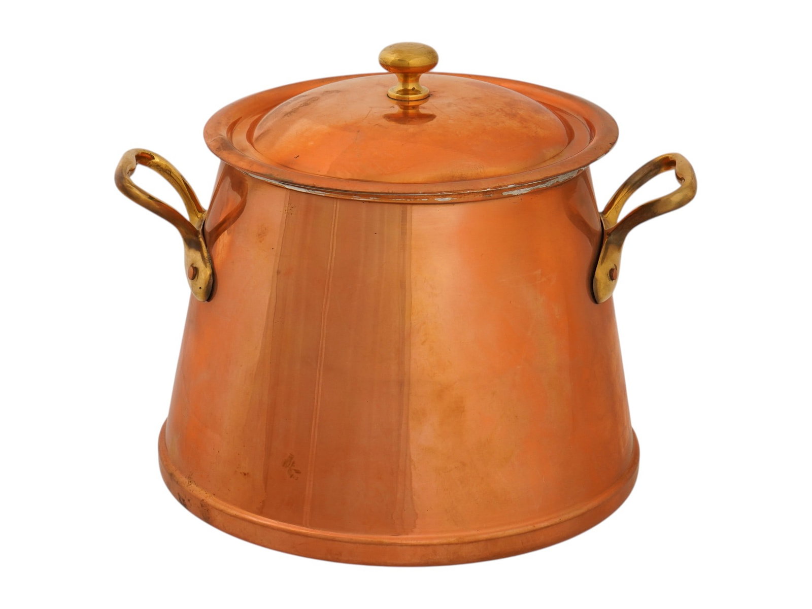 VINTAGE WALDOW BROOKLYN COPPER COOKING POT: A vintage Waldow Brooklyn copper cooking pot, a highly regarded piece of American cookware produced by the Thomas Bruno Waldow Company in Brooklyn, New York. Constructed from heavy-gauge copper, the p