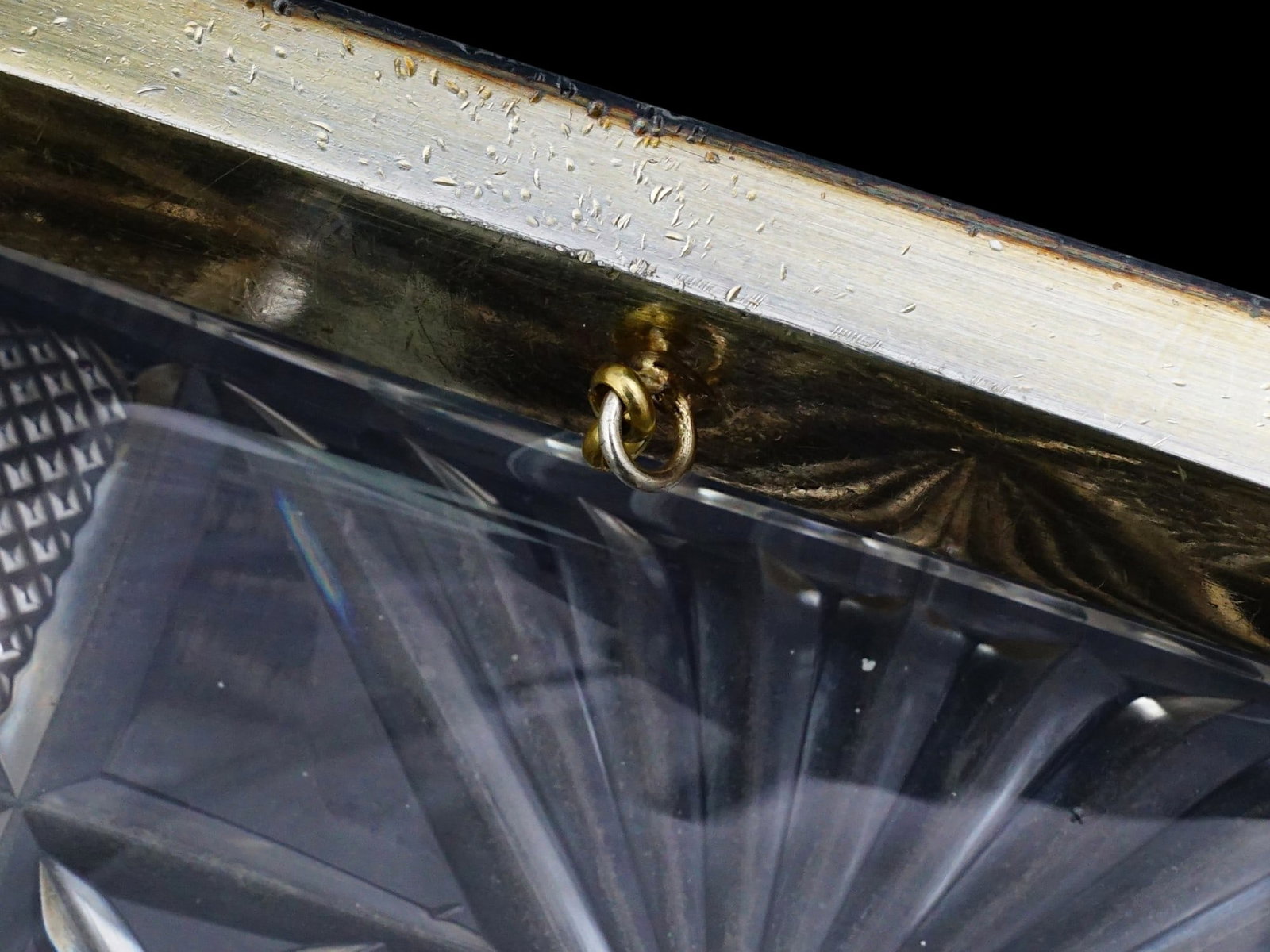 RECTANGULAR SHAPED COVERED CUT CRUSTAL GLASS BOX - 11
