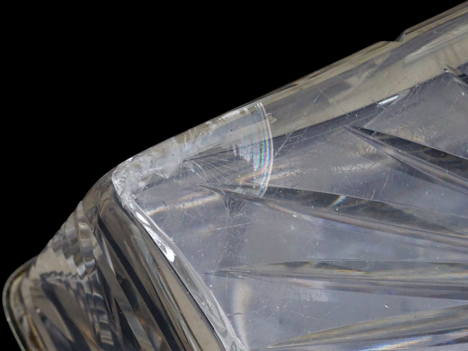 RECTANGULAR SHAPED COVERED CUT CRUSTAL GLASS BOX - 12