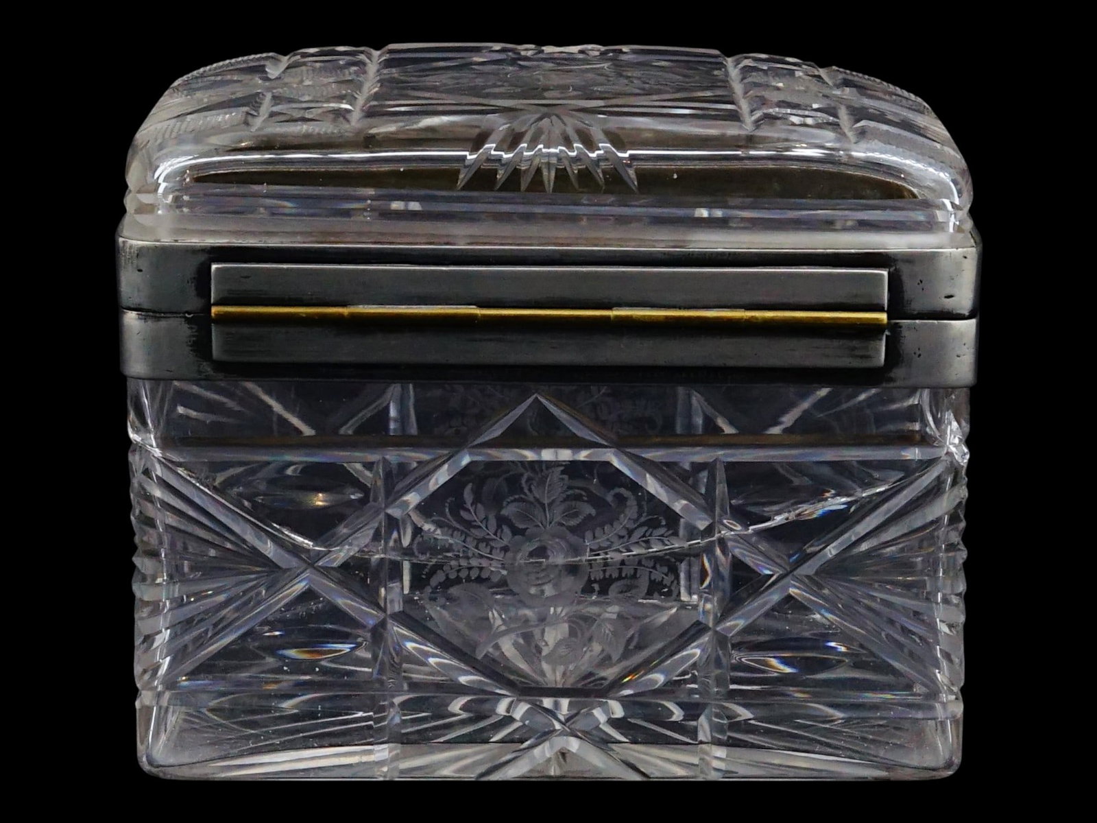 RECTANGULAR SHAPED COVERED CUT CRUSTAL GLASS BOX - 5