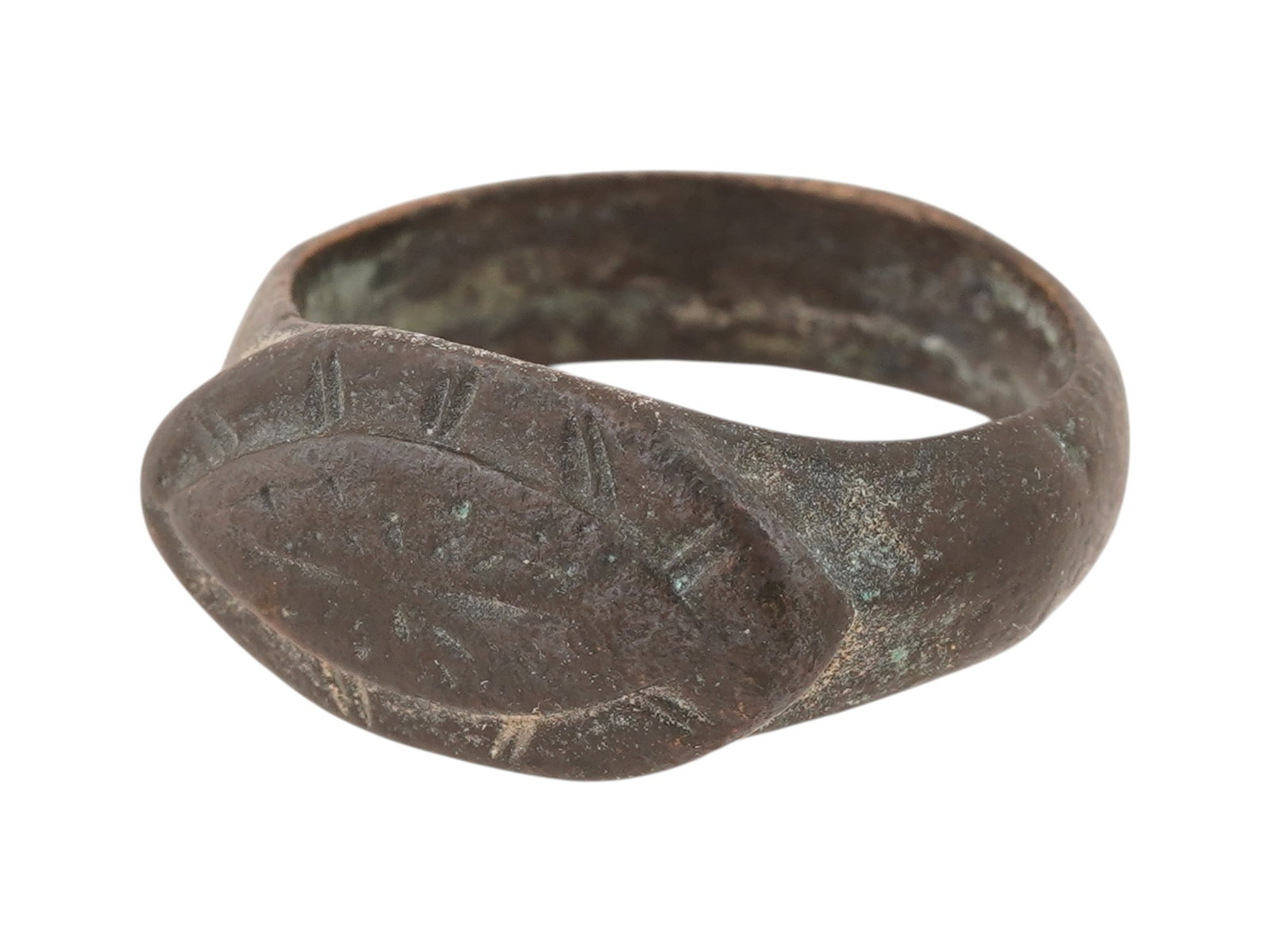 ANCIENT ROMAN BRONZE RING WITH EYE AGAINST EVIL MOTIF (1 of 4)