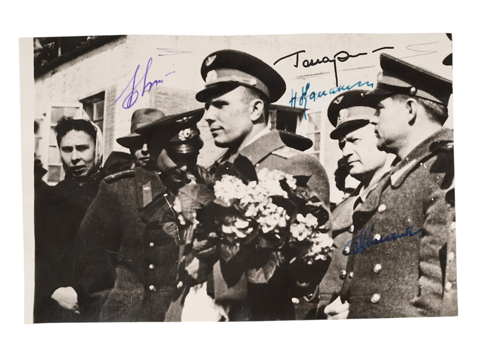 SOVIET PHOTO AUTOGRAPHED BY GAGARIN BYKOVSKY KAMANIN (1 of 3)