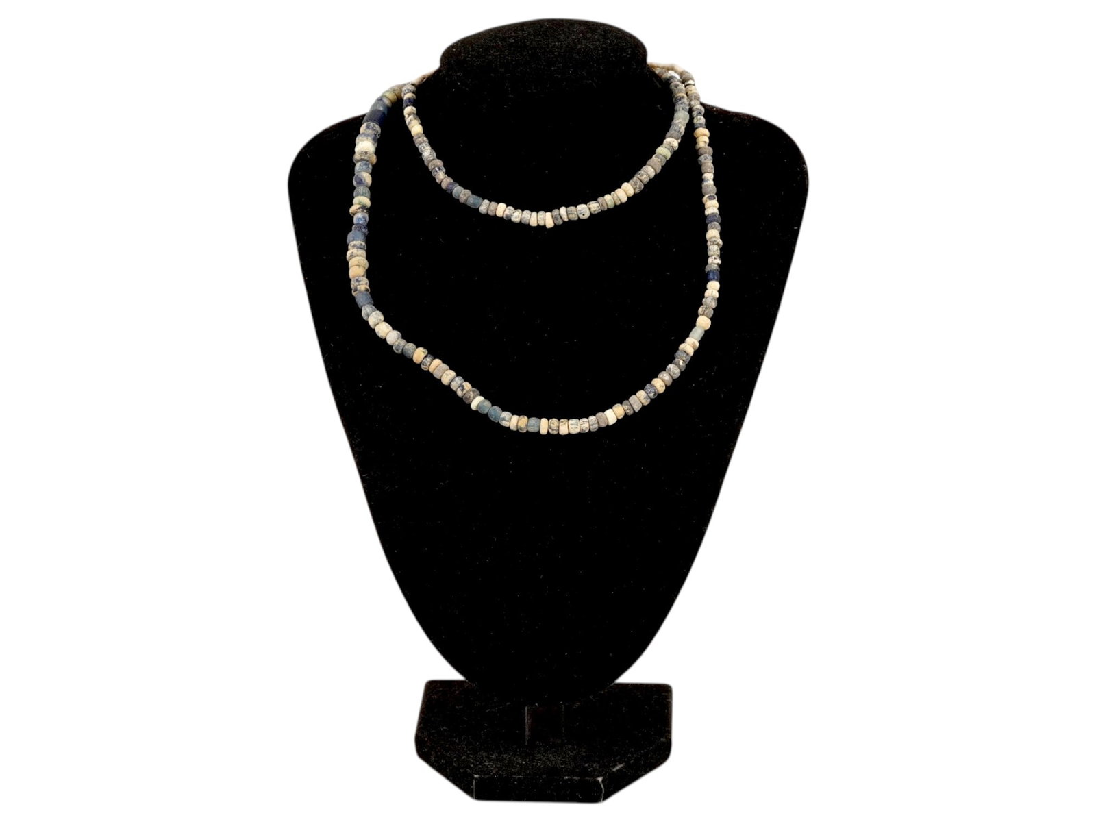 ANCIENT ROMAN EMPIRE GLASS BEADED NECKLACE: An Ancient Roman beaded necklace. Imperial Rome era, ca. 100 to 300 AD. Multicolor glass beads on a string. Historical Finds And Archaeological Relics, Jewelry. THIS LOT IS ELIGIBLE FOR A 30-D