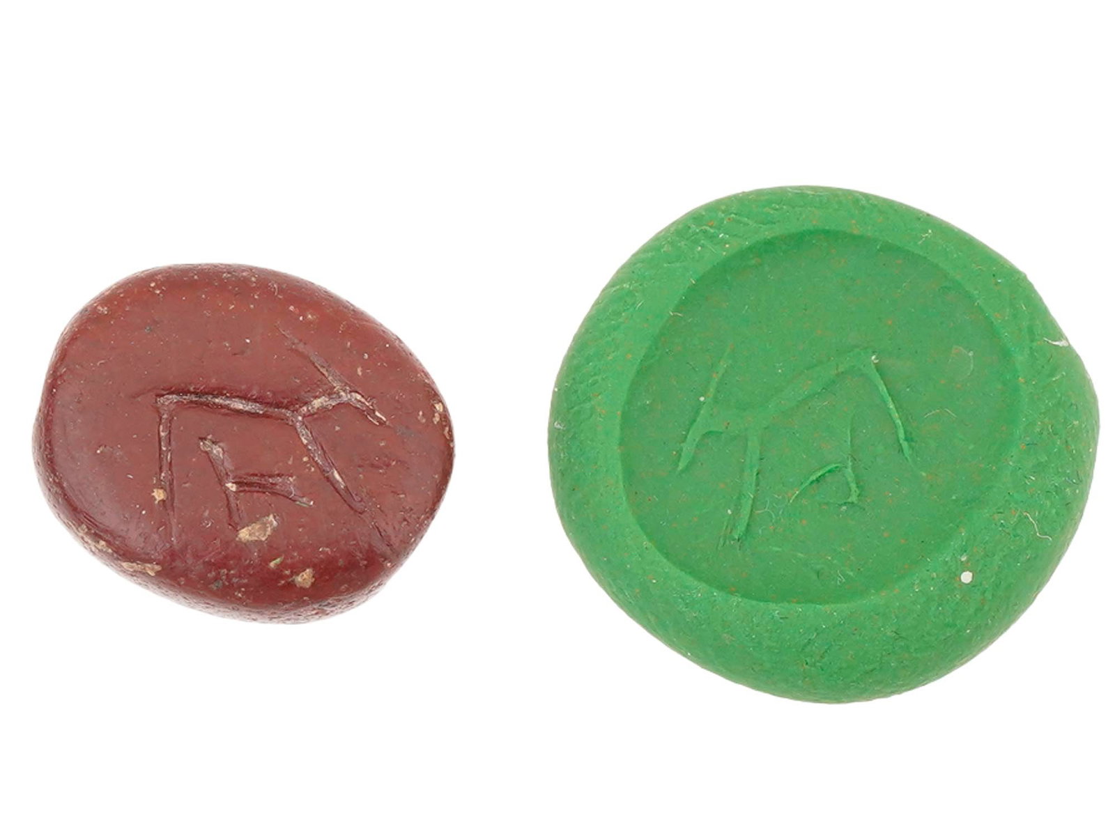 ANCIENT GREEK JASPER SCARAB ENGRAVED W AN ANIMAL MOTIF (1 of 5)