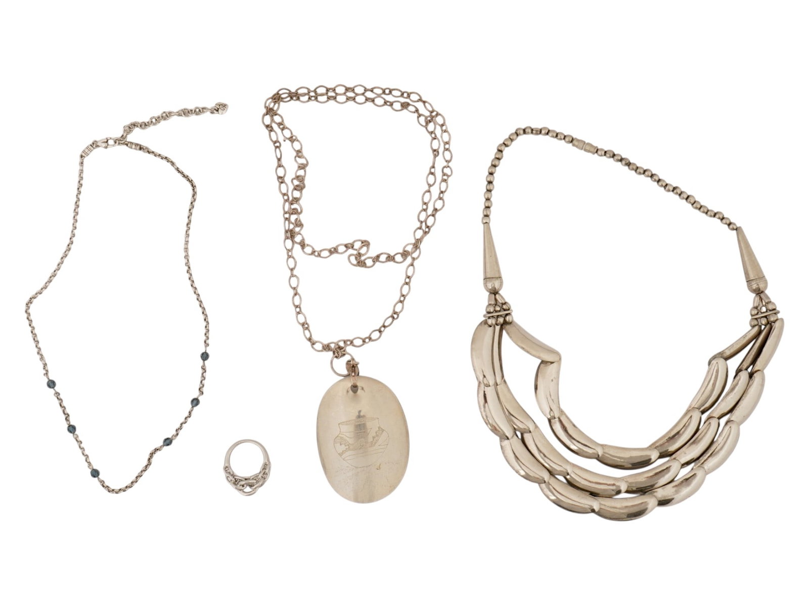 GROUP OF COSTUME JEWELRY PIECES NECKLACES AND A RING (1 of 9)