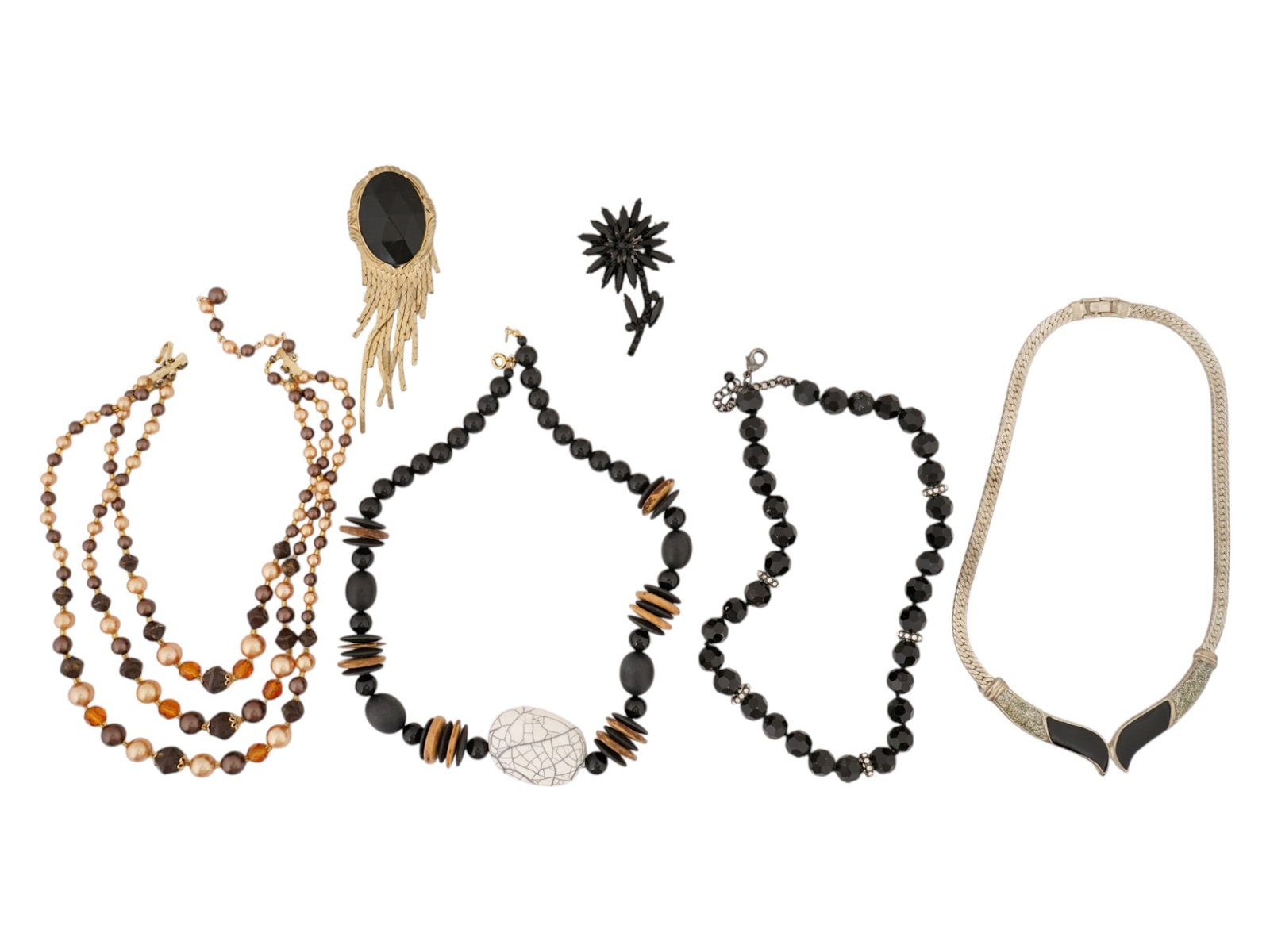 VINTAGE COSTUME JEWELRY NECKLACES AND BROOCHES (1 of 8)