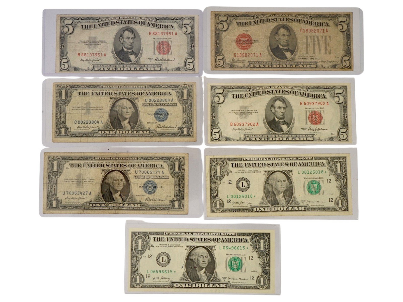 LOT OF US DOLLAR PAPER CURRENCY 1950S DOLLARS: A lot of collectible U.S. paper currency. A total of 7 banknotes. One Dollar, Series 1957, Series 2017 A. Five Dollars, Series of 1928, Series 1953 A. Coins And Numismatics, Currency, Paper Money, Col