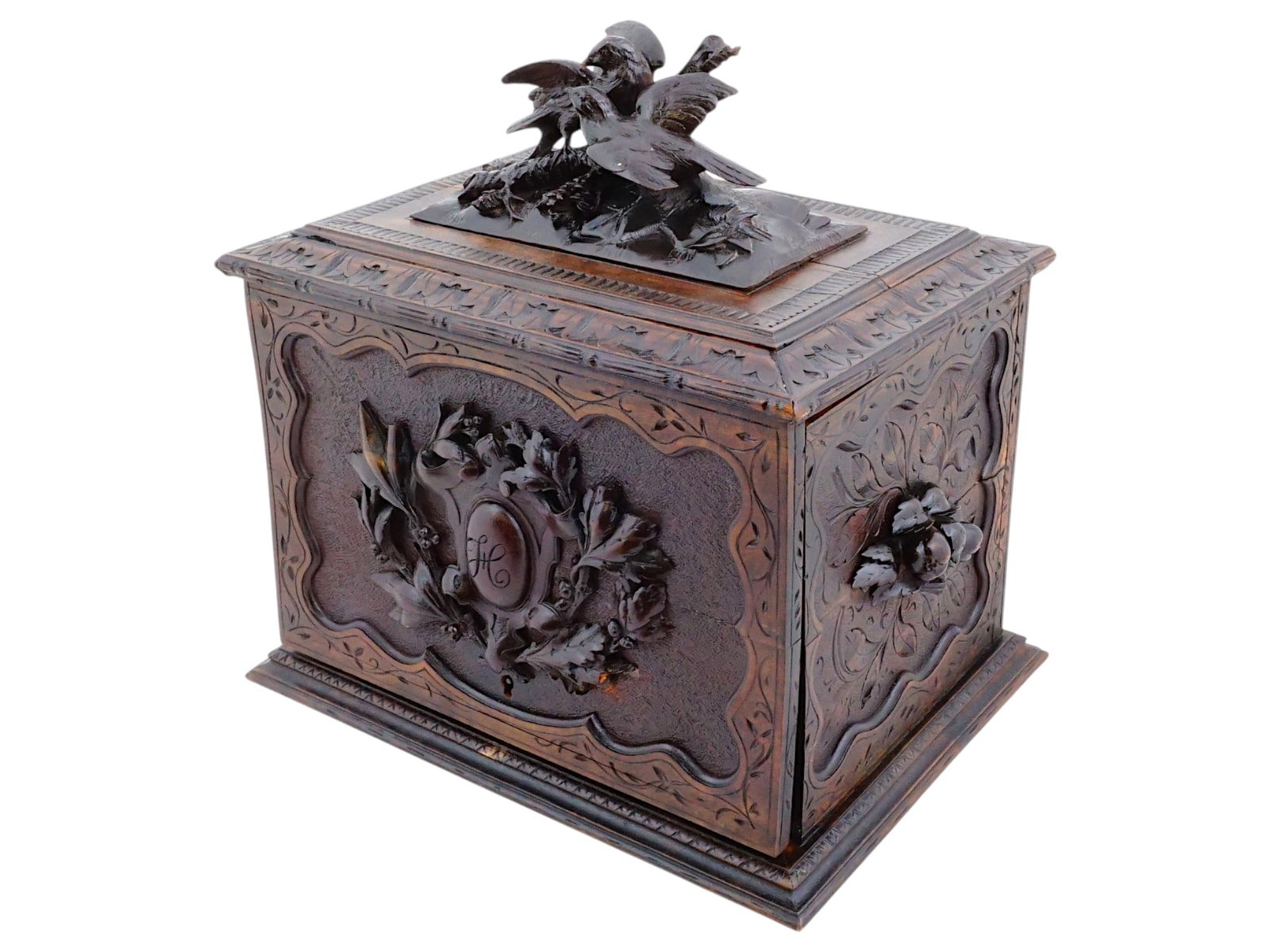 ANTIQUE SWISS BLACK FOREST CARVED WOODEN BOX (1 of 15)