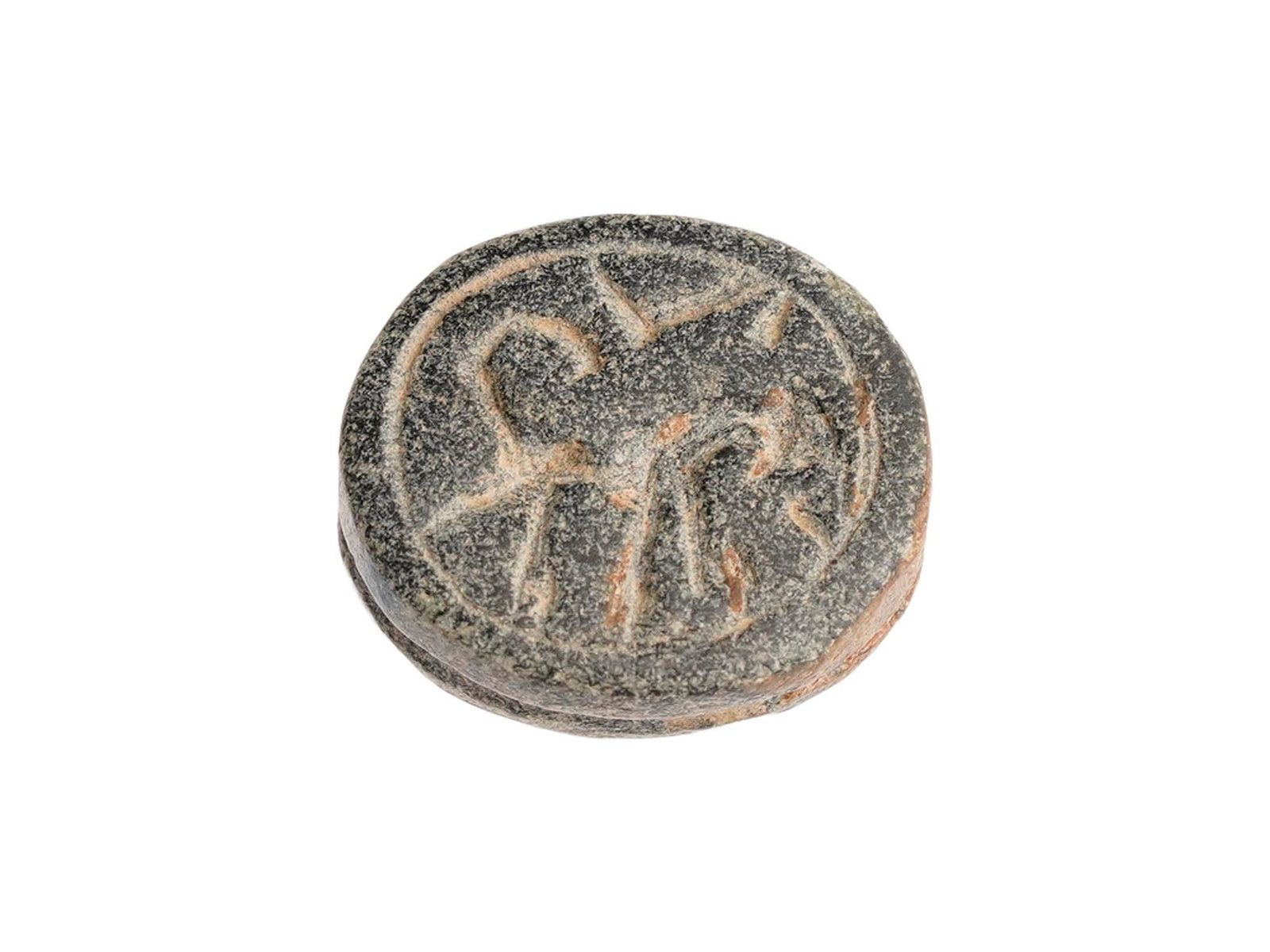 ANCIENT EGYPTIAN STEATITE SCARAB WITH ENGRAVED MOTIFS (1 of 5)
