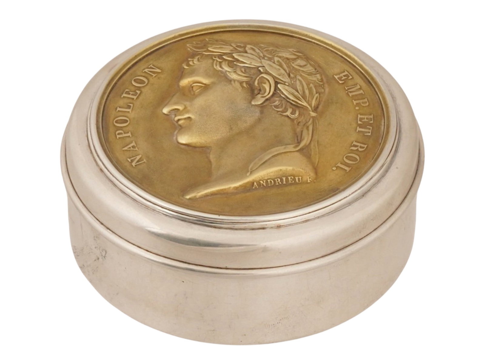 RUSSIAN 84 SILVER NAPOLEON BONAPARTE TRINKET BOX: A Russian 84 gilt silver Napoleon trinket box. Round shape, parcel gilt inside. The cover is repousse and chased with the profile portrait of French Emperor Napoleon Bonaparte. Titled in French along 
