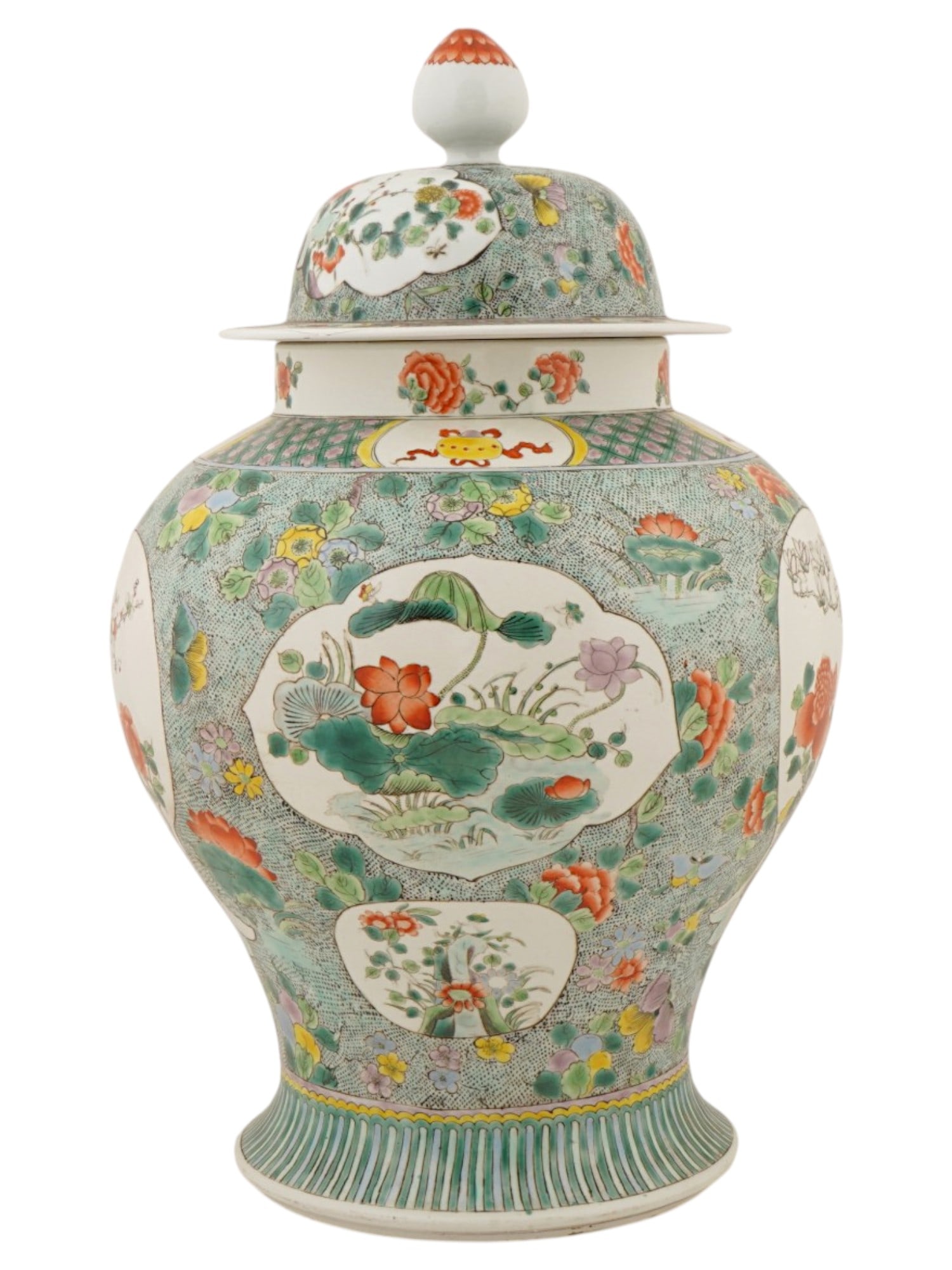 ANTIQUE CHINESE QING FAMILLE VERTE PORCELAIN GINGER JAR: An antique Chinese hand-painted porcelain ginger jar or covered vase. Qing era, late 19th century. Baluster shape, Famille verte floral decoration with bird motifs. Unmarked. Collectible Oriental Asia
