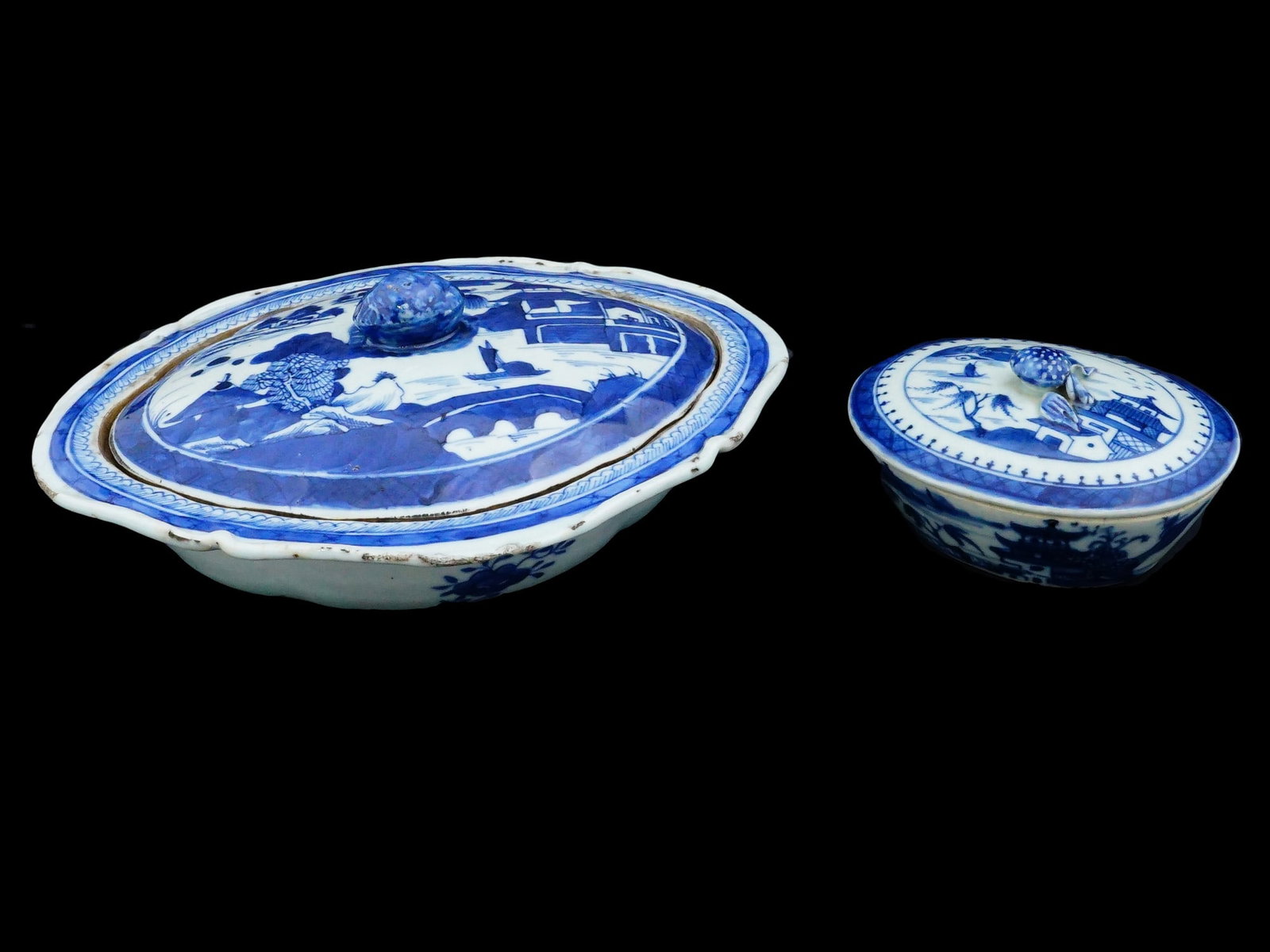 TWO ANTIQUE CHINESE BLUE AND WHITE PORCELAIN POTS (1 of 7)