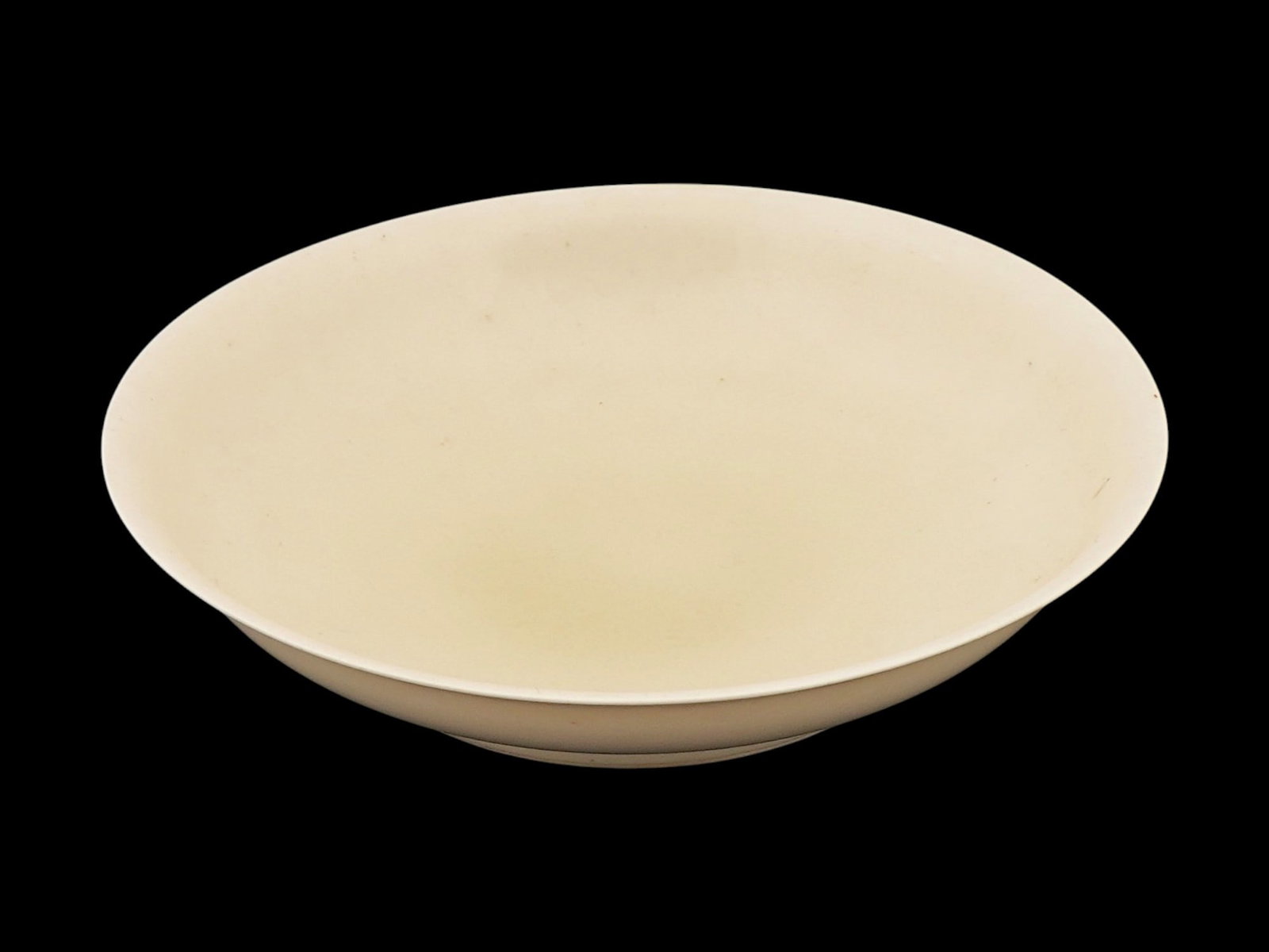 CHINESE PORCELAIN CREAM-GLAZED SHALLOW DISH (1 of 5)