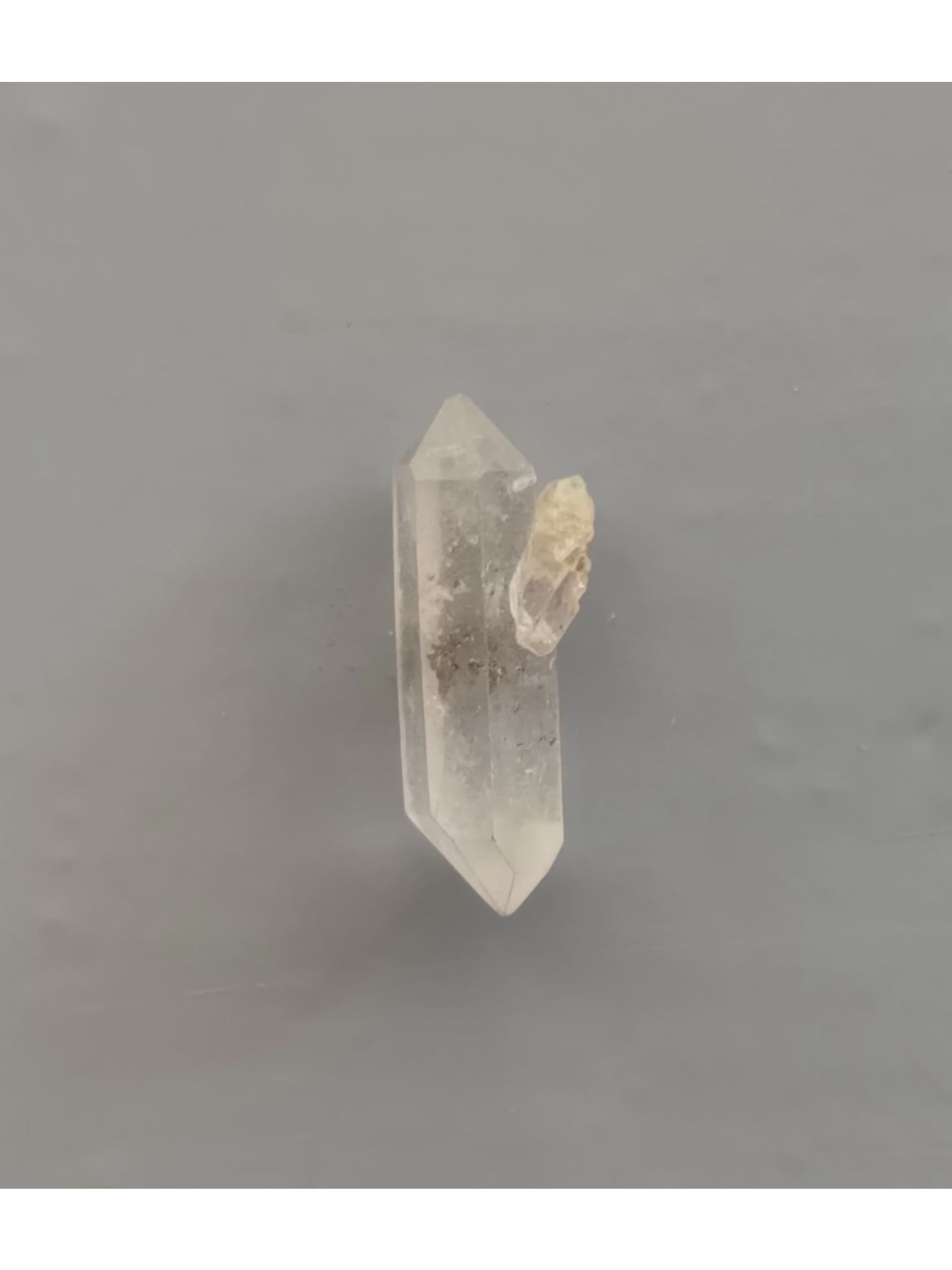QUARTZ CRYSTAL - 3