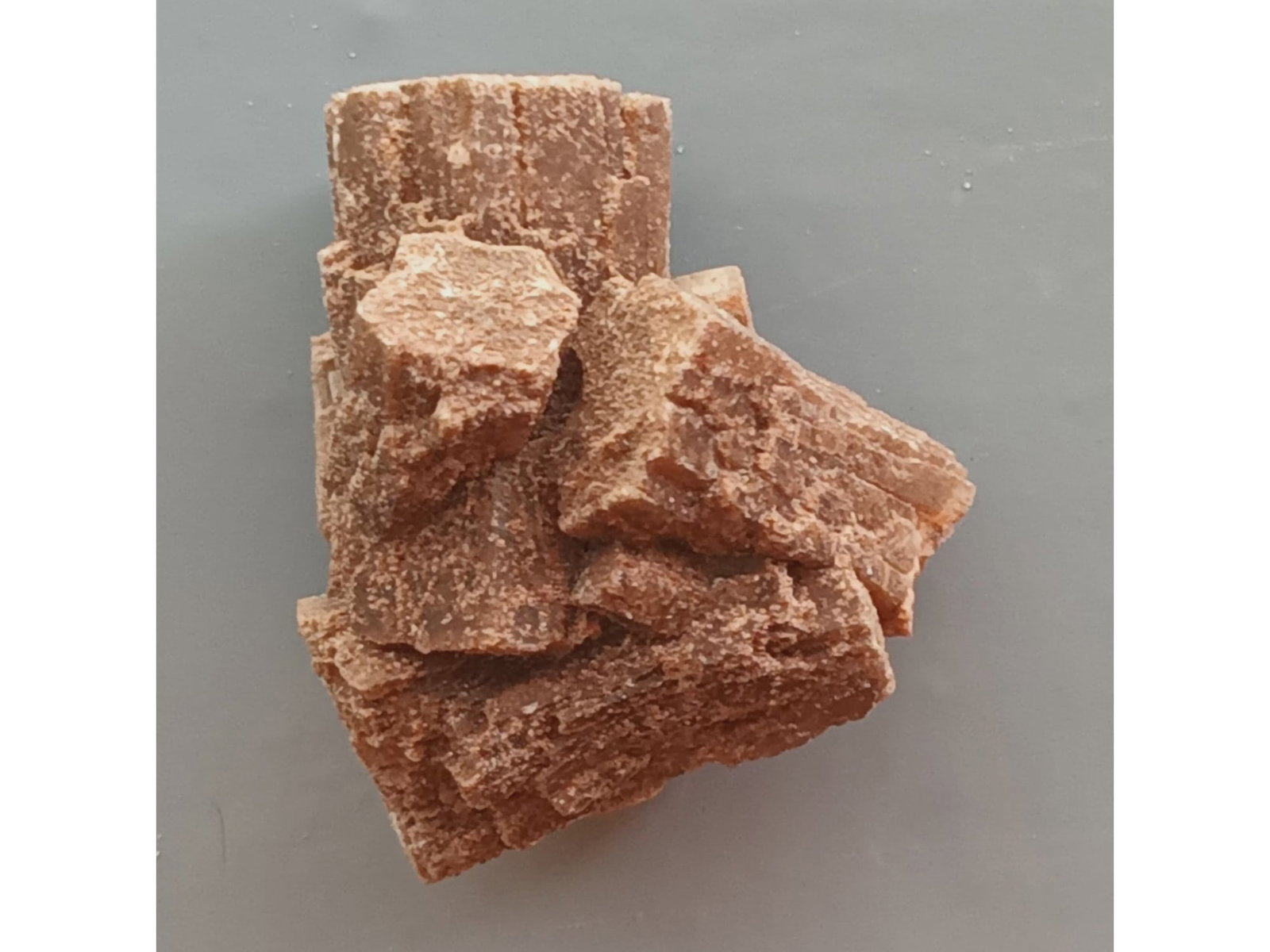 ARAGONITE CRYSTAL CLUSTER: Cluster of hexagonal aragonite crystals. Weight: 15 grams. Origin: Minglanilla, Cuenca, Spain. (AR26/14) THIS LOT QUALIFIES FOR A 30-DAY UNCONDITIONAL RETURN FROM THE DATE OF SALE. BUYERS ARE