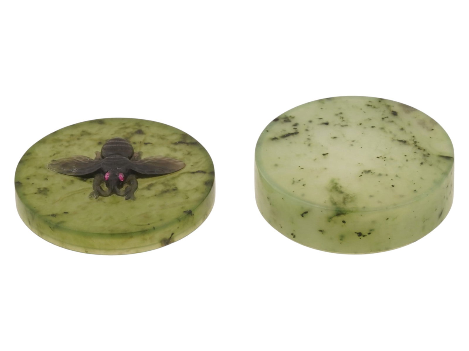 RUSSIAN CARVED NEPHRITE JADE FLY BOX WITH RUBY - 4