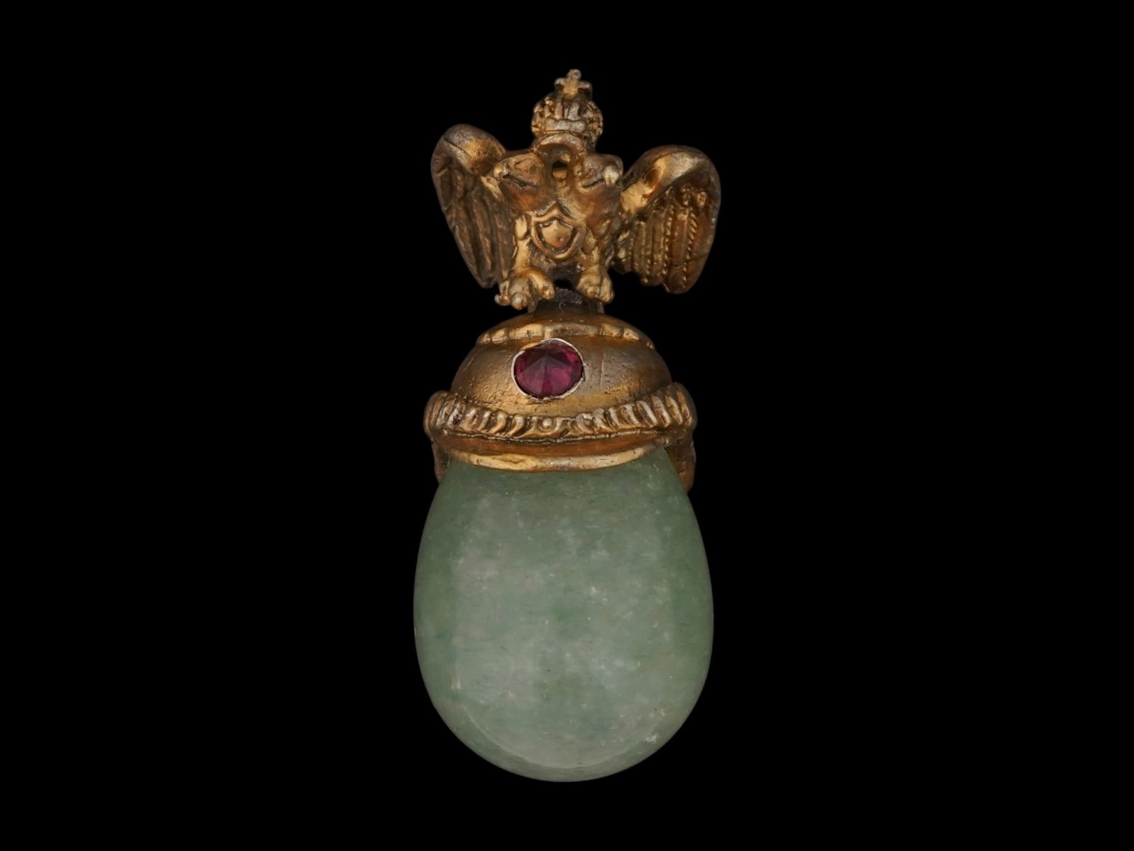 RUSSIAN GILT SILVER CARVED JADE HELMET EGG PENDANT (1 of 6)