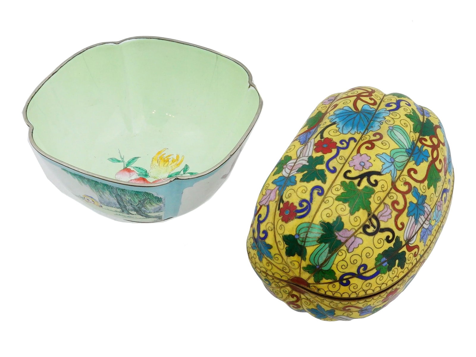 CHINESE PAINTED AND ENAMEL ON PORCELAIN BOWL AND BOX: A lot of two antique Chinese painted and enamel on porcelain items. The lot contains a Famille Rose porcelain bowl made in a lobed design reminiscent of a flower and decorated with images of