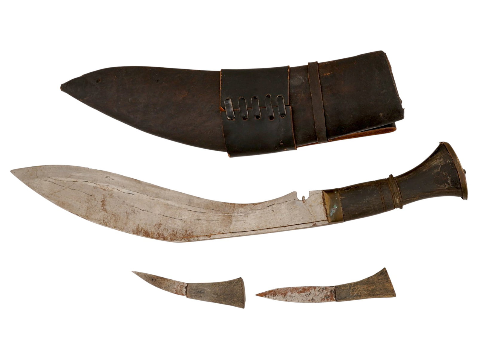 VINTAGE NEPALI KHUKURI KNIFE WITH SHEATH (1 of 10)