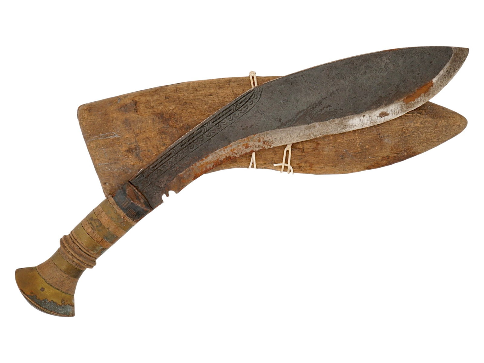 VINTAGE NEPALI KHUKURI KNIFE WITH SHEATH (1 of 9)