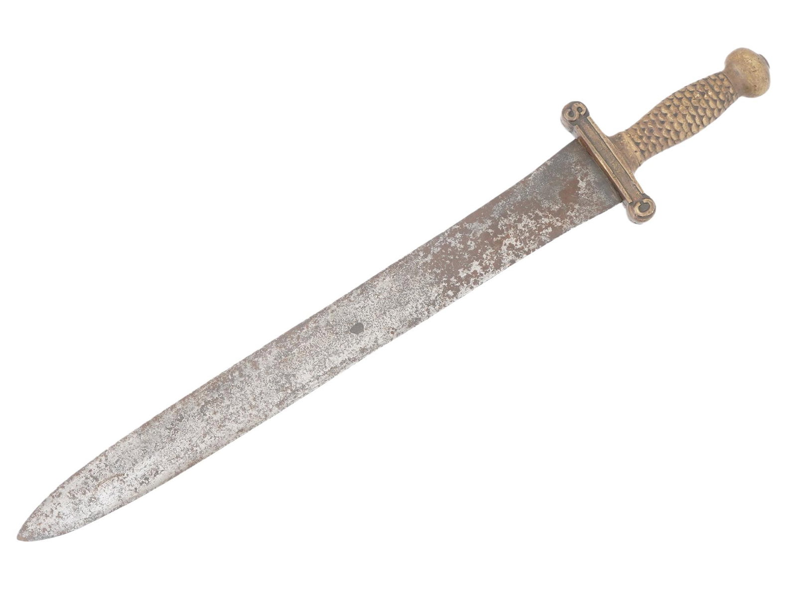 ANTIQUE CIVIL WAR ERA CONFEDERATE ARTILLERY SWORD: An antique Civil War era Confederate artillery sword. The sword has a short and wide blade. The brass hilt consists of a cross guard marked at ends with C and S at both sides and a grip with a scale t