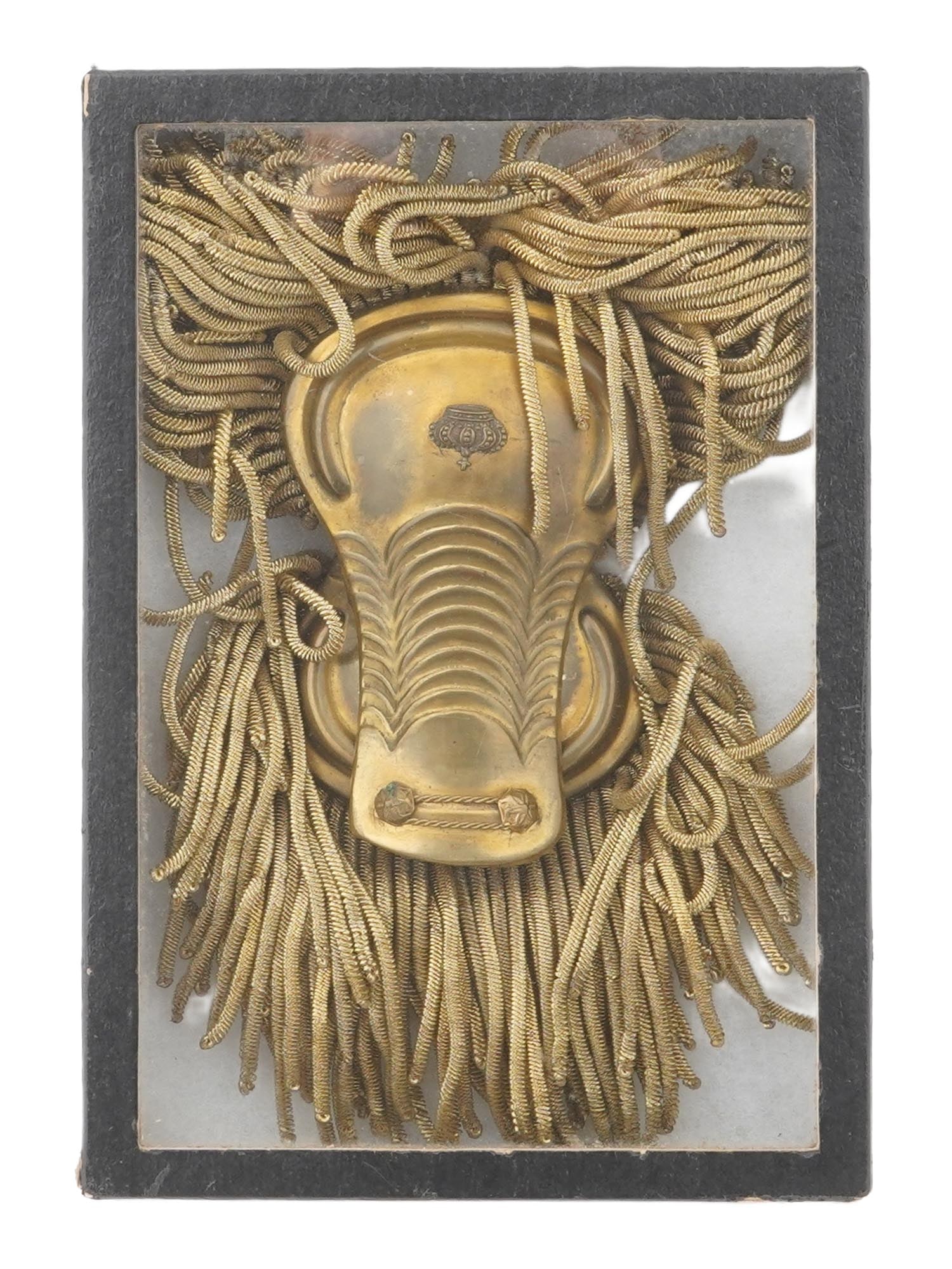 ANTIQUE PRE WWII ITALIAN JUNIOR OFFICERS EPAULETTE: An antique Italian Army Junior Officers shoulder epaulette. 1856 pattern, in use from the late 19th to early 20th century. The piece comes in a box. Historical Collectibles, Military Rank Insignia, Un