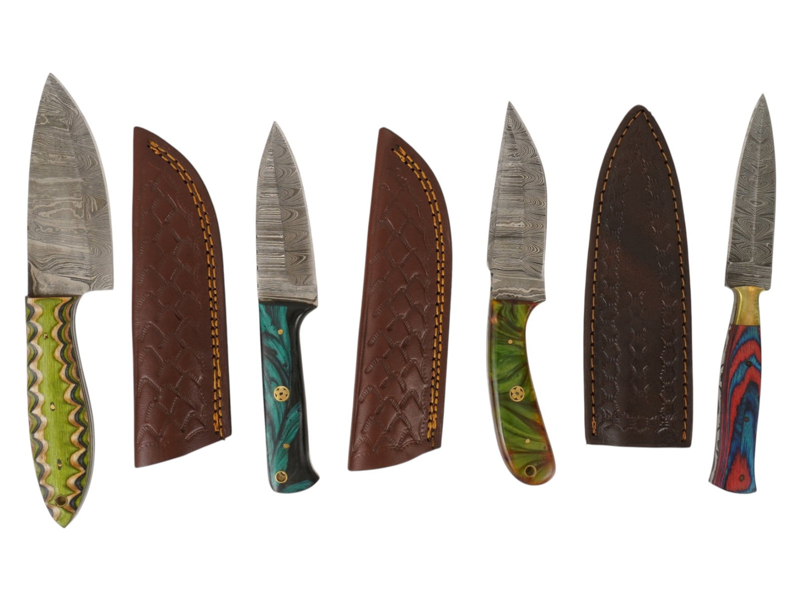 LOT OF DAMASCUS STEEL FIXED BLADE KNIVES WITH SHEATHS: A collection of four fixed blade knives, each showcasing a forged Damascus steel blade with prominent wave like patterning. The group includes a diverse range of blade geometries, including a large