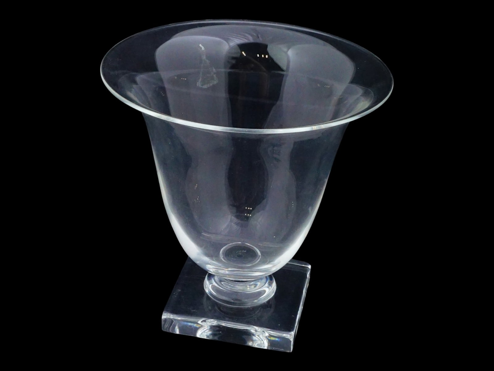 VINTAGE STEUBEN GLASS WORKS CRYSTAL VASE (1 of 6)