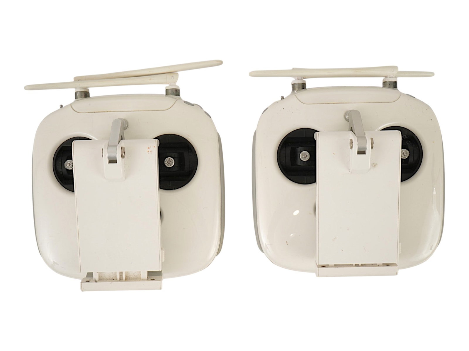 DJI PHANTOM 4 QUADCOPTER WITH EXTRA CONTROL KIT - 12